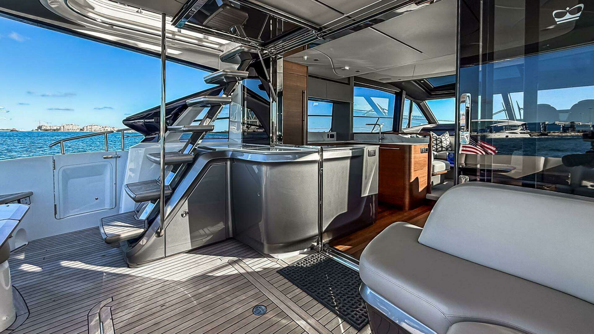 2026 Princess S65 Sportbridge - Image 22