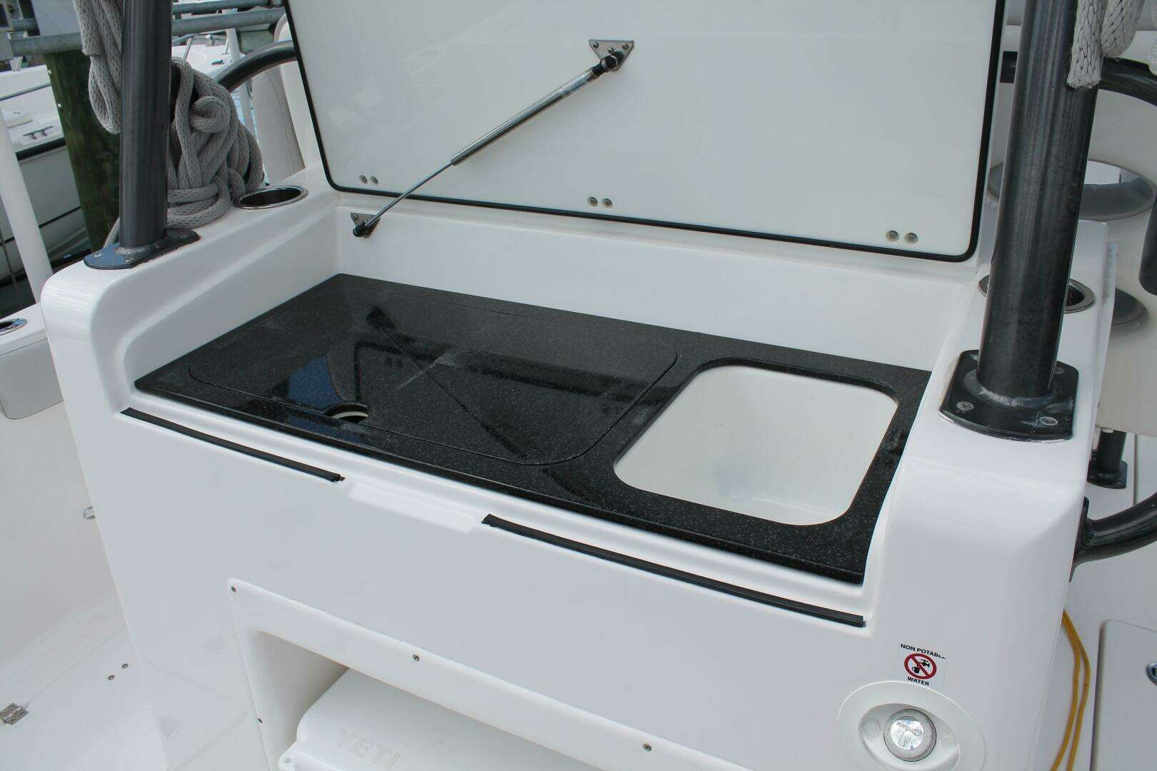 2018 Sea Fox 328 Commander - Image 14