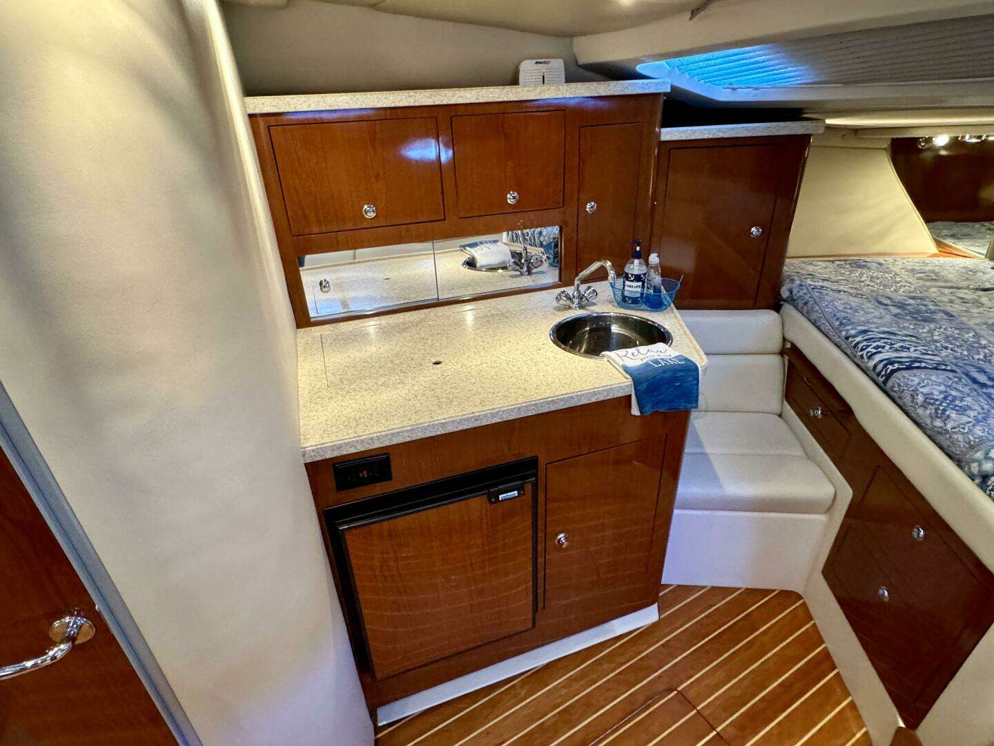 2006 Regal 3360 Window Express - Image 35