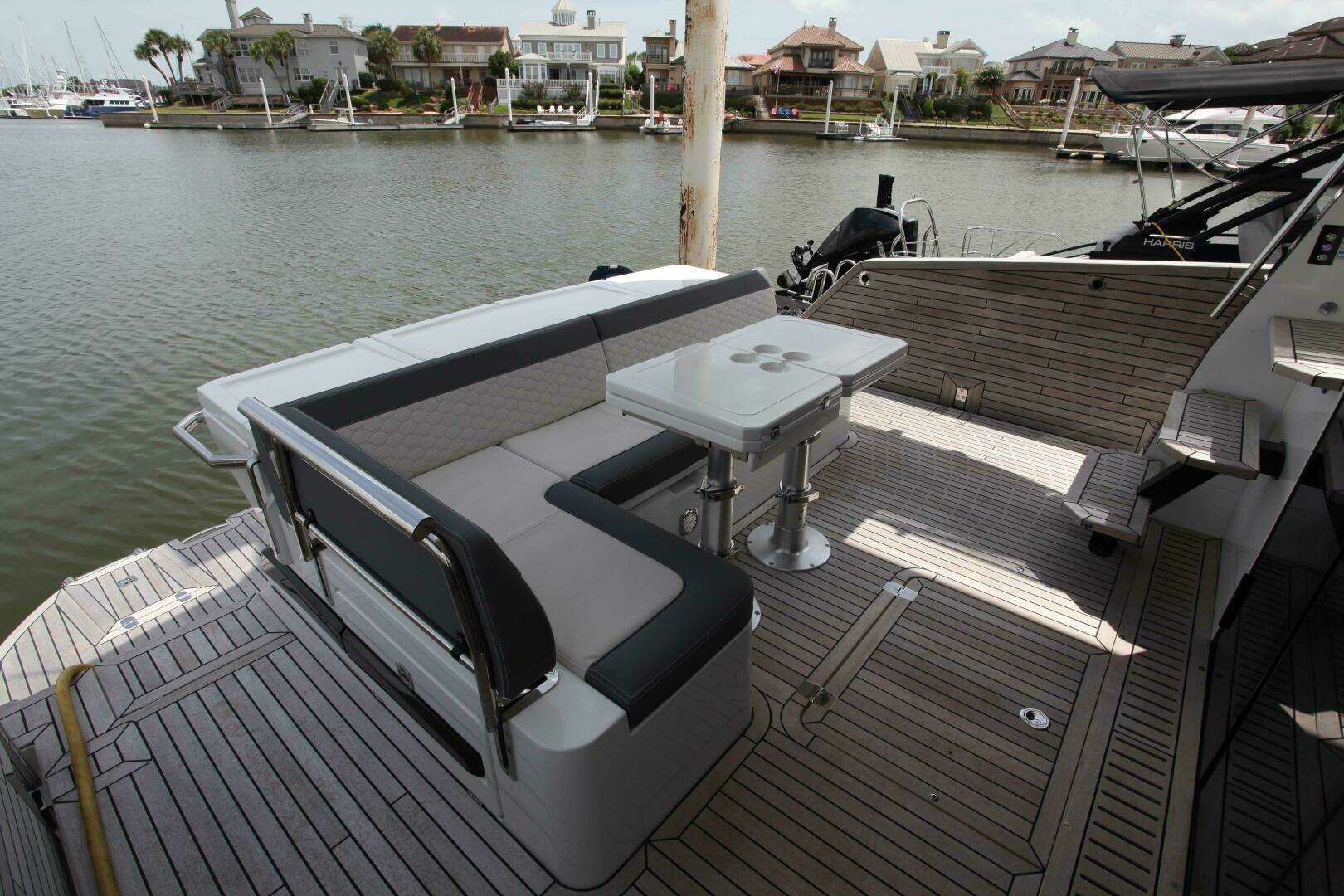 2025 Galeon — - Image 37