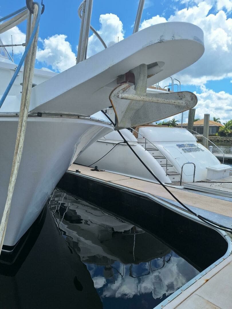 1988 Viking Motor Yacht - Image 34