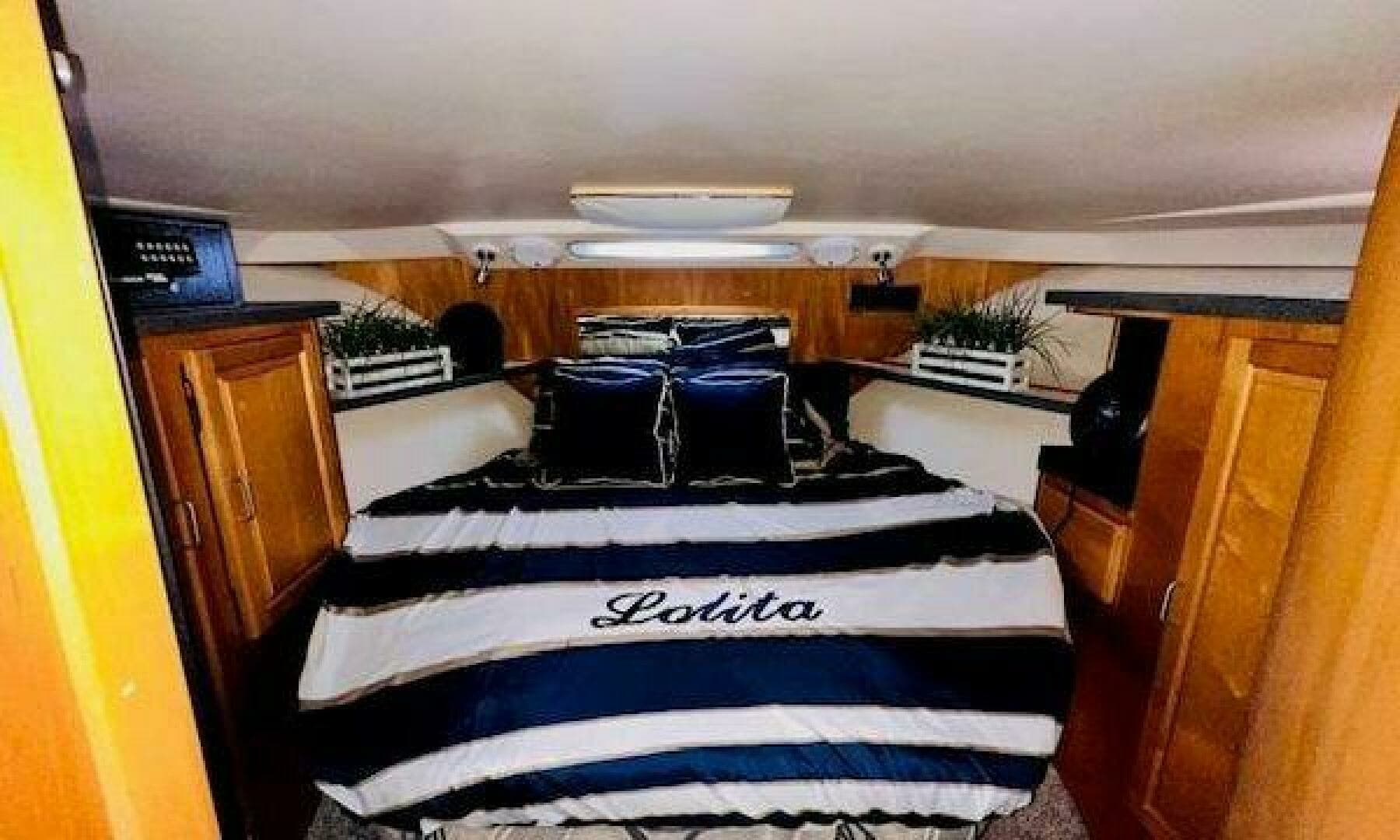 2001 Luhrs Convertible - Image 9