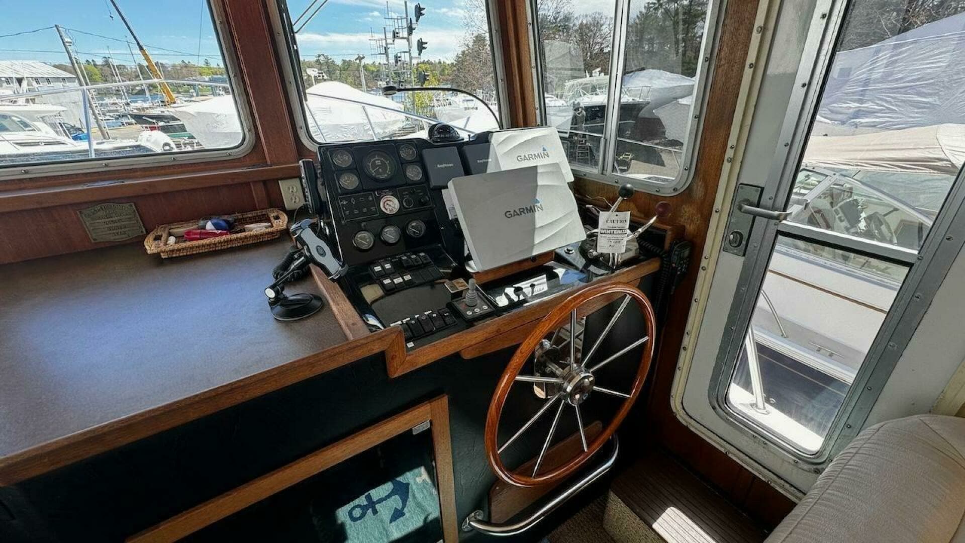 2001 American Tug 34 - Image 21
