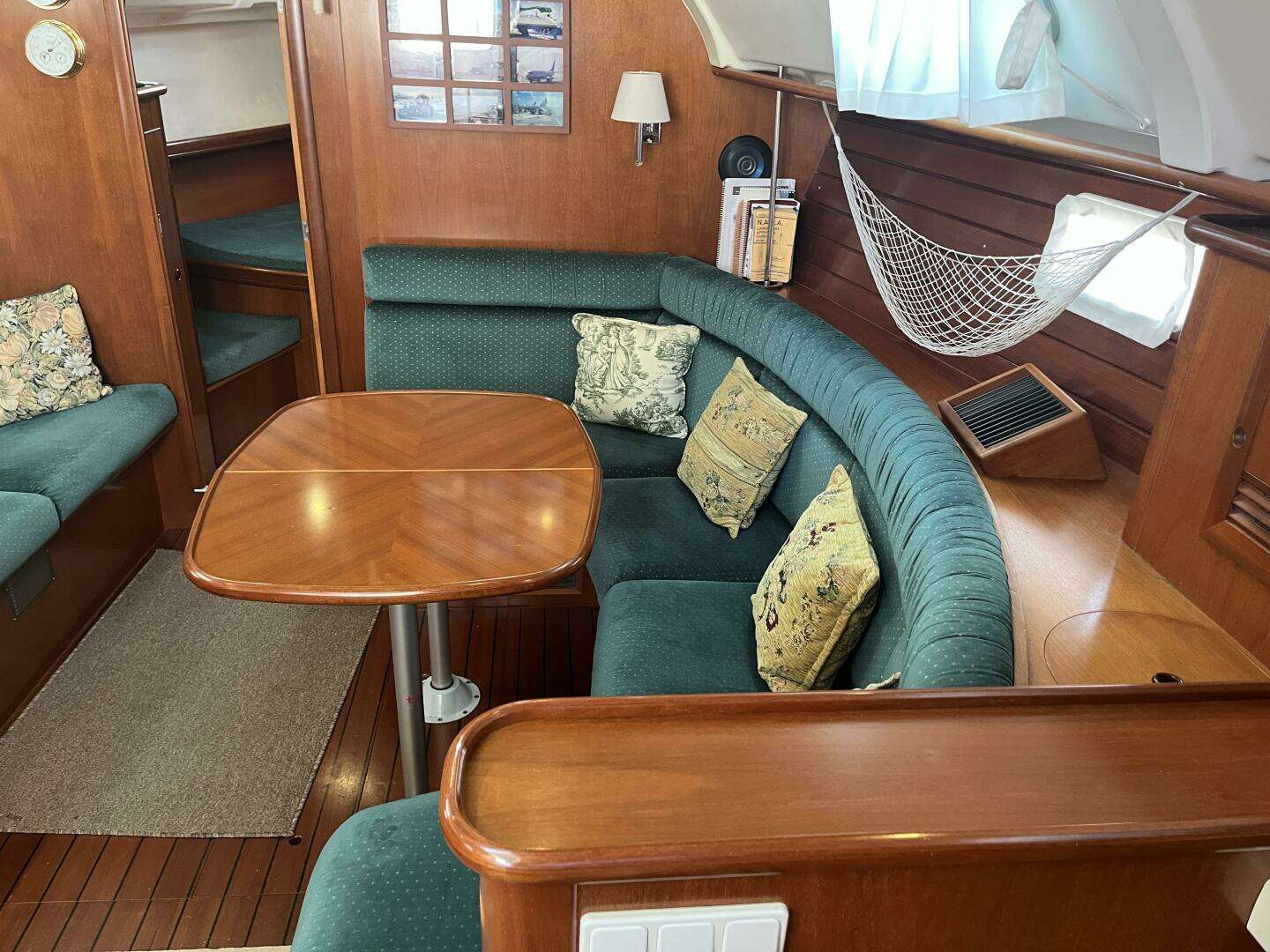 2001 Beneteau Oceanis 381 - Image 19