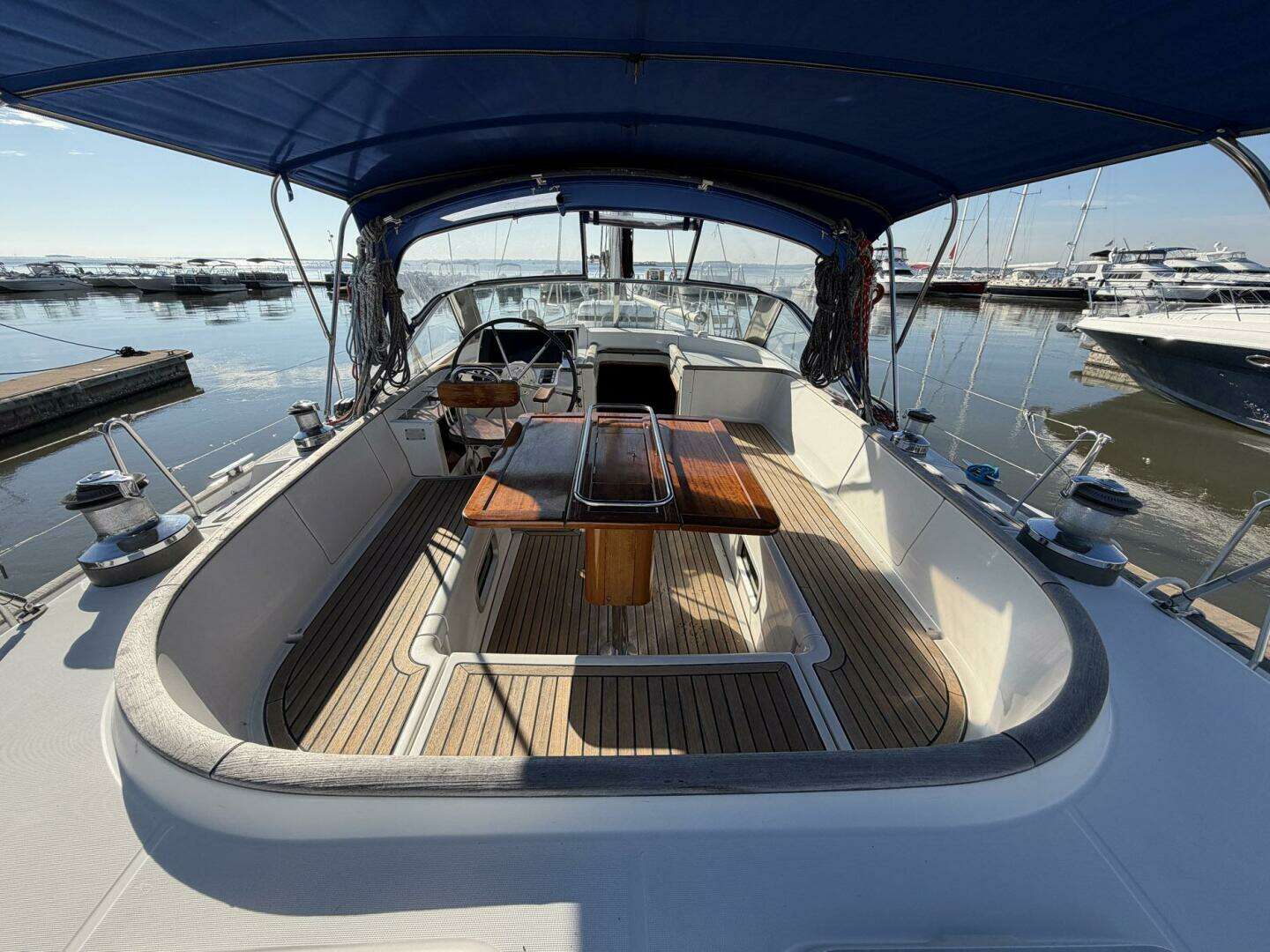 2004 Beneteau 57 Center Cockpit - Image 23