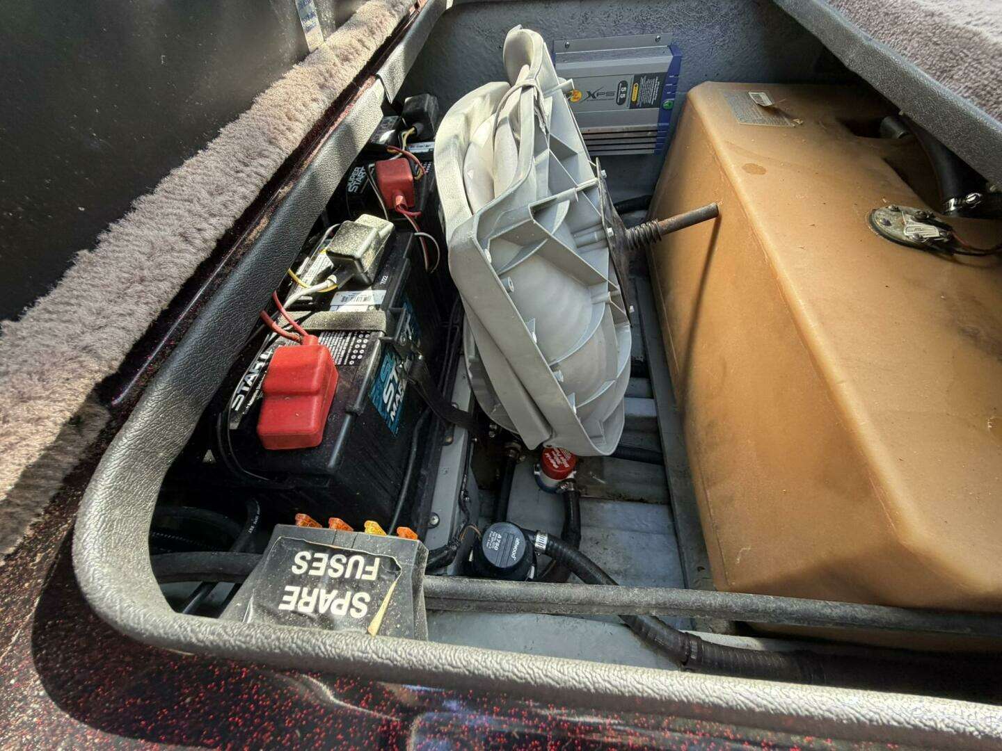 1998 Astro 20 B - Image 33