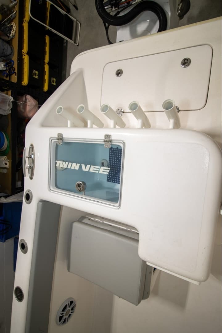 2023 Twin Vee 340 GFX - Image 19