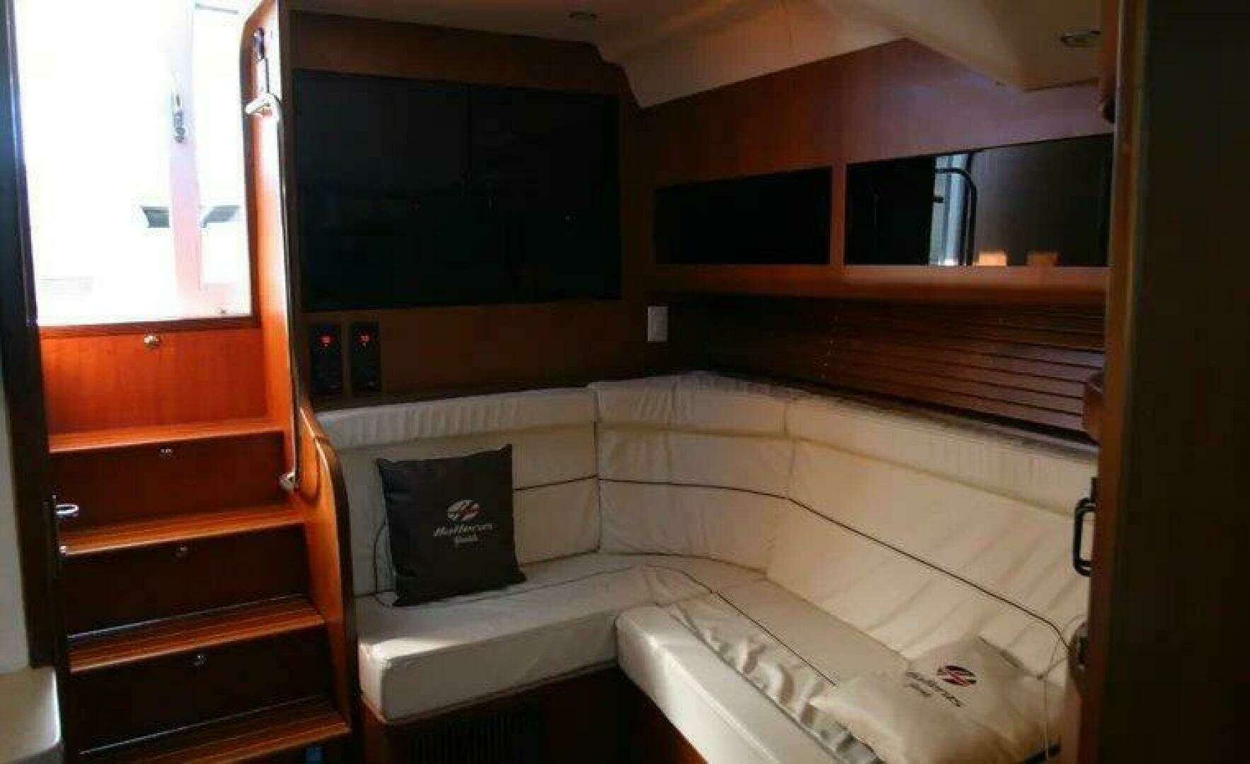 1996 Hatteras 39 Sport Express - Image 15