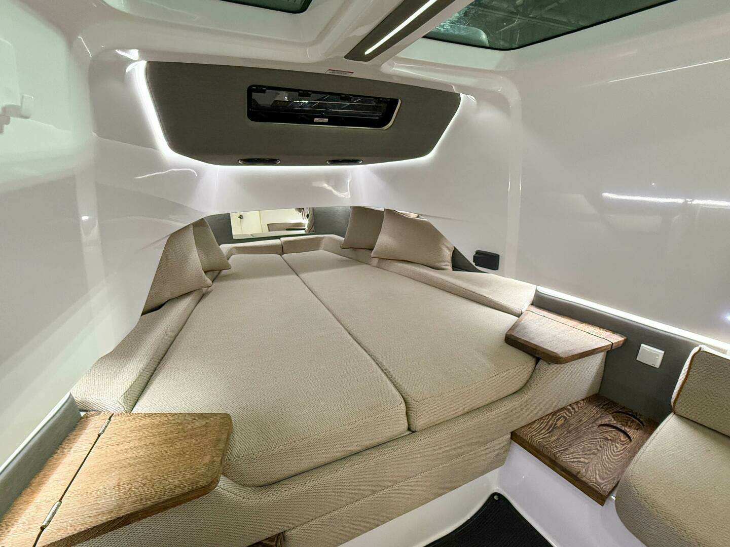 2020 Axopar 37 XC - Image 30