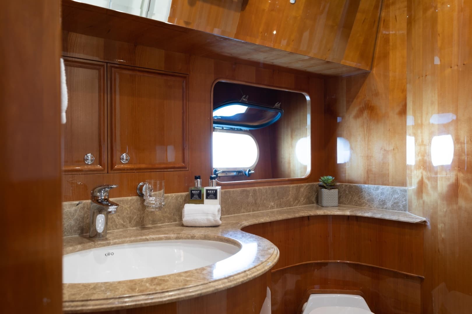 2007 Horizon Elegance 82 - Image 30