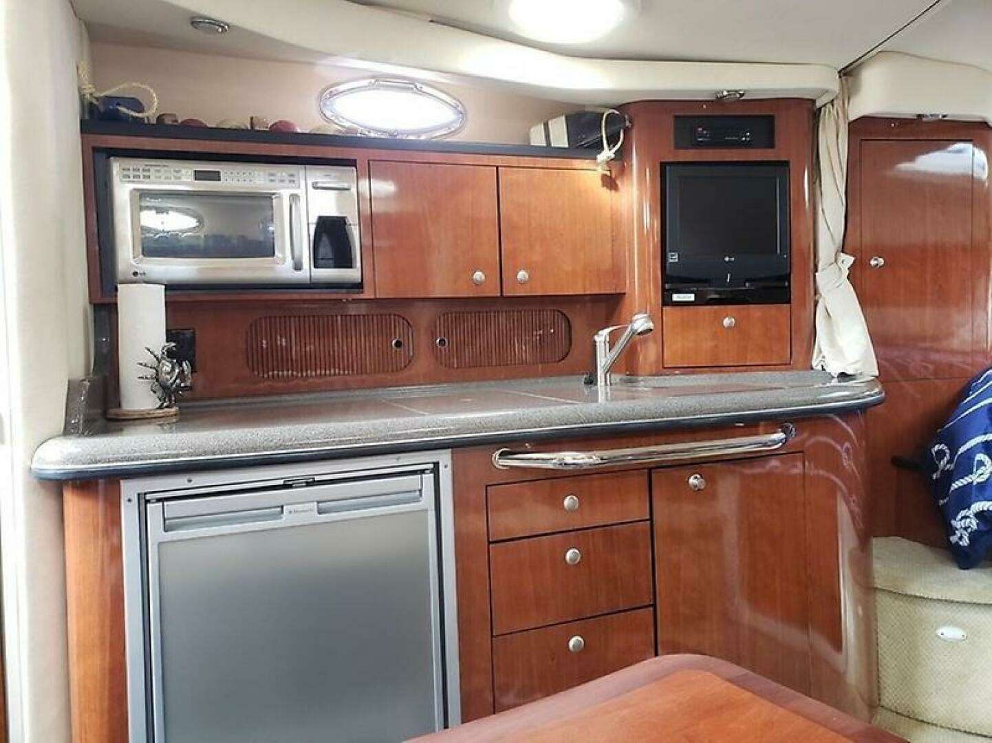 2007 Sea Ray 340 Sundancer - Image 17