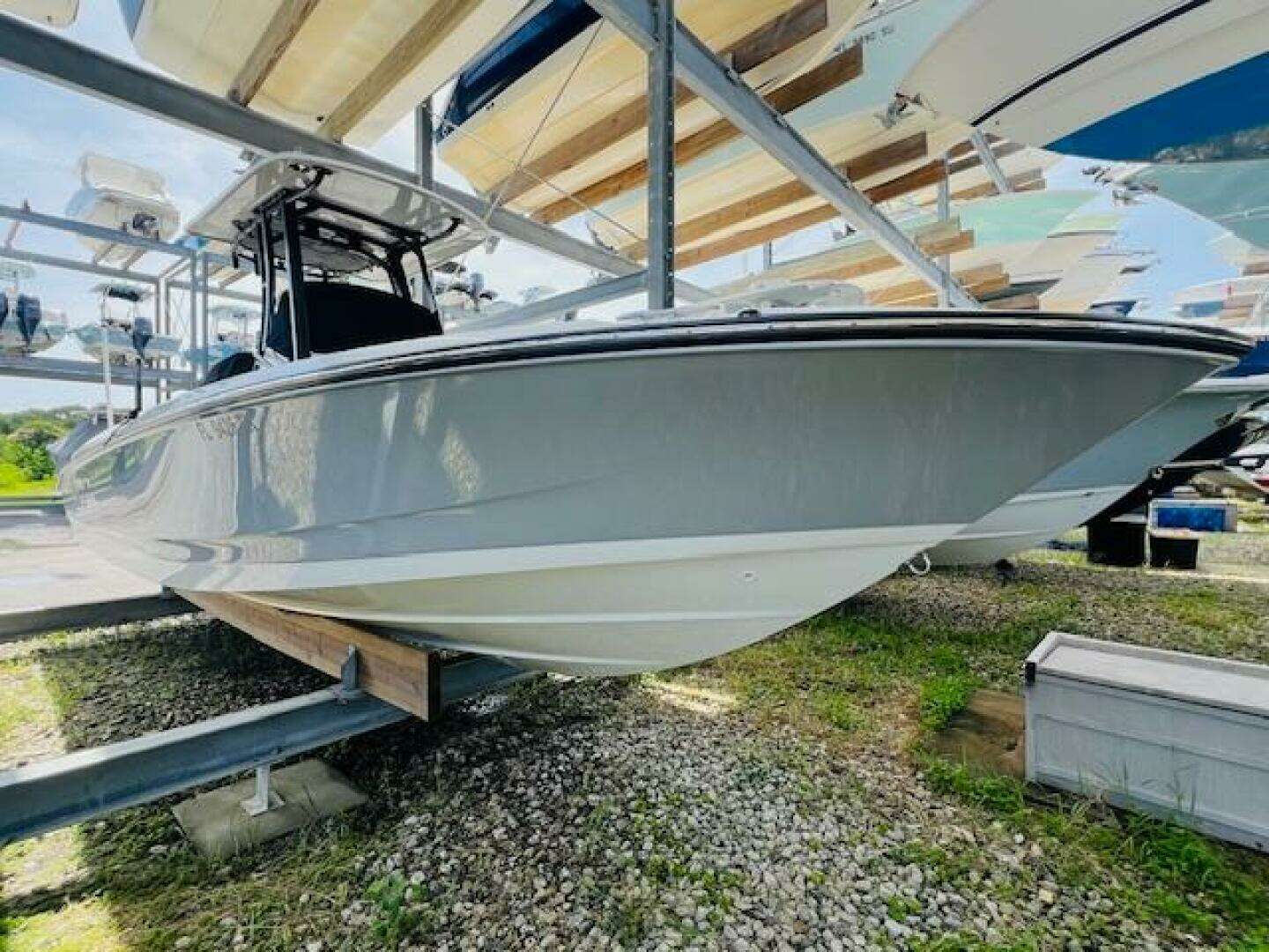 2023 Boston Whaler 250 Dauntless - Image 3