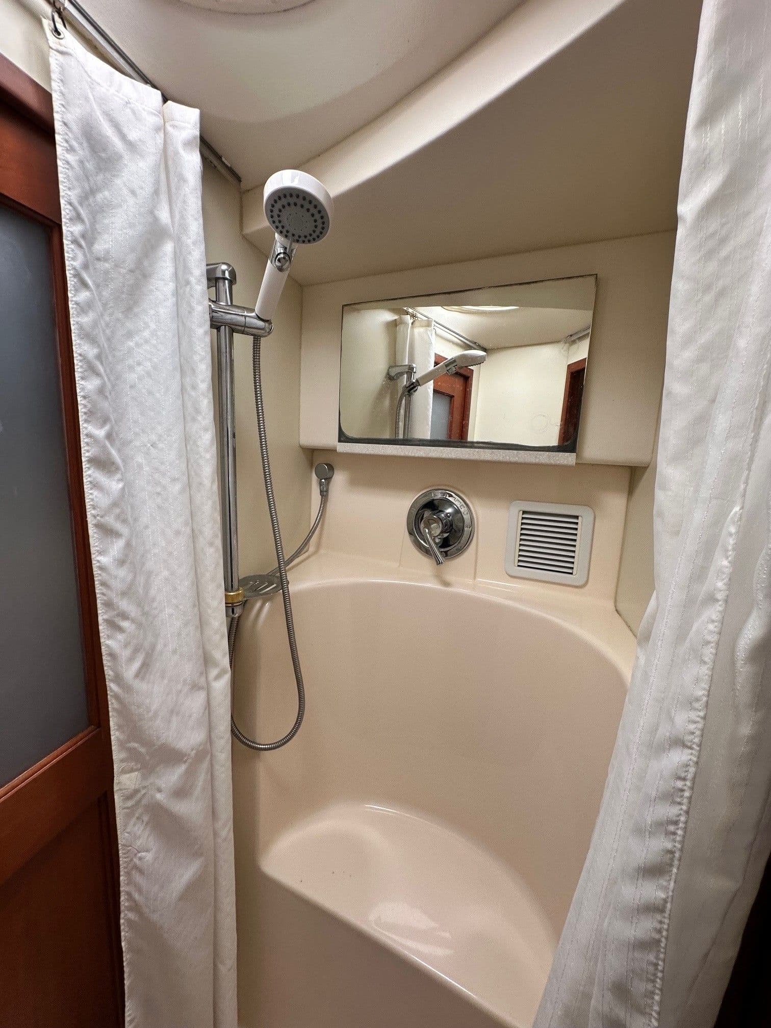 2004 Silverton 38 Convertible - 54