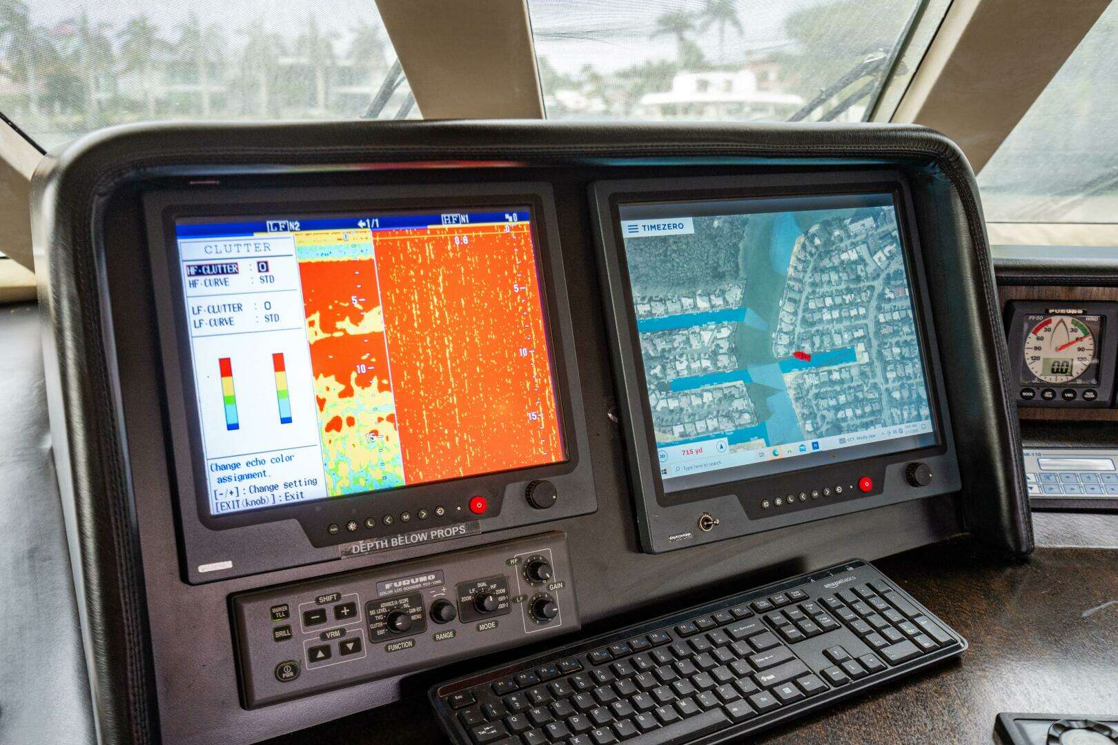 2001 Hatteras 100 Motor Yacht - Image 97