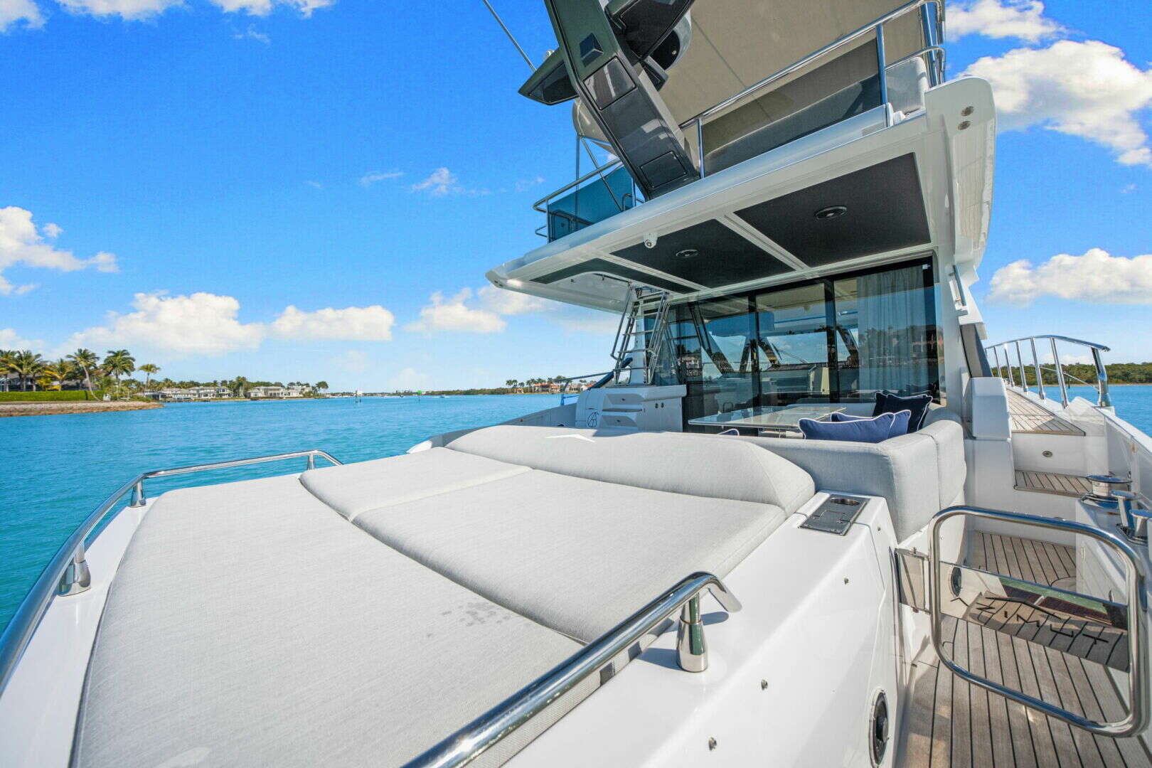 2022 Azimut S6 - Image 43