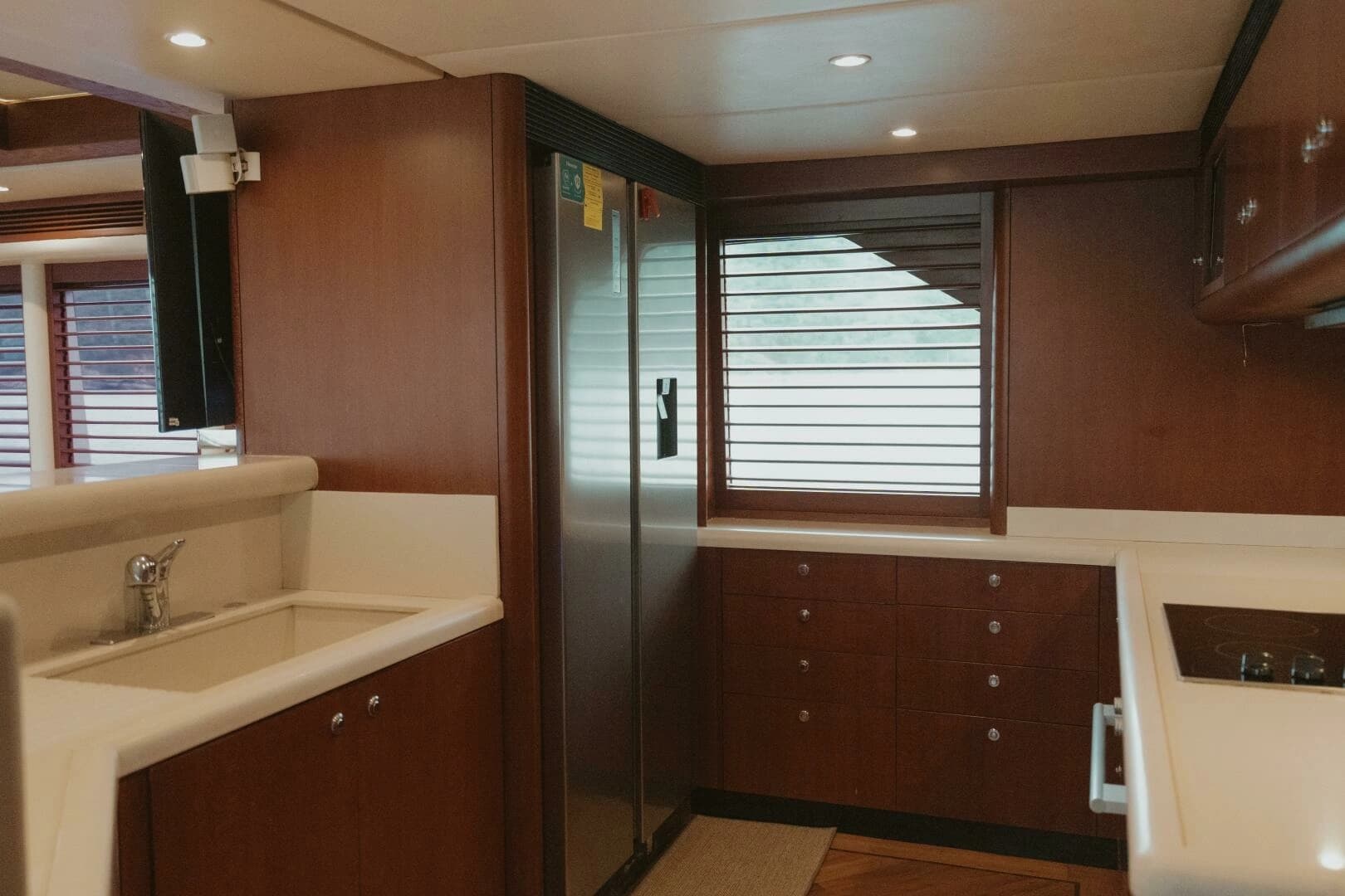 1996 Oceanfast 87 Enclosed Bridge Sportfish - Image 6