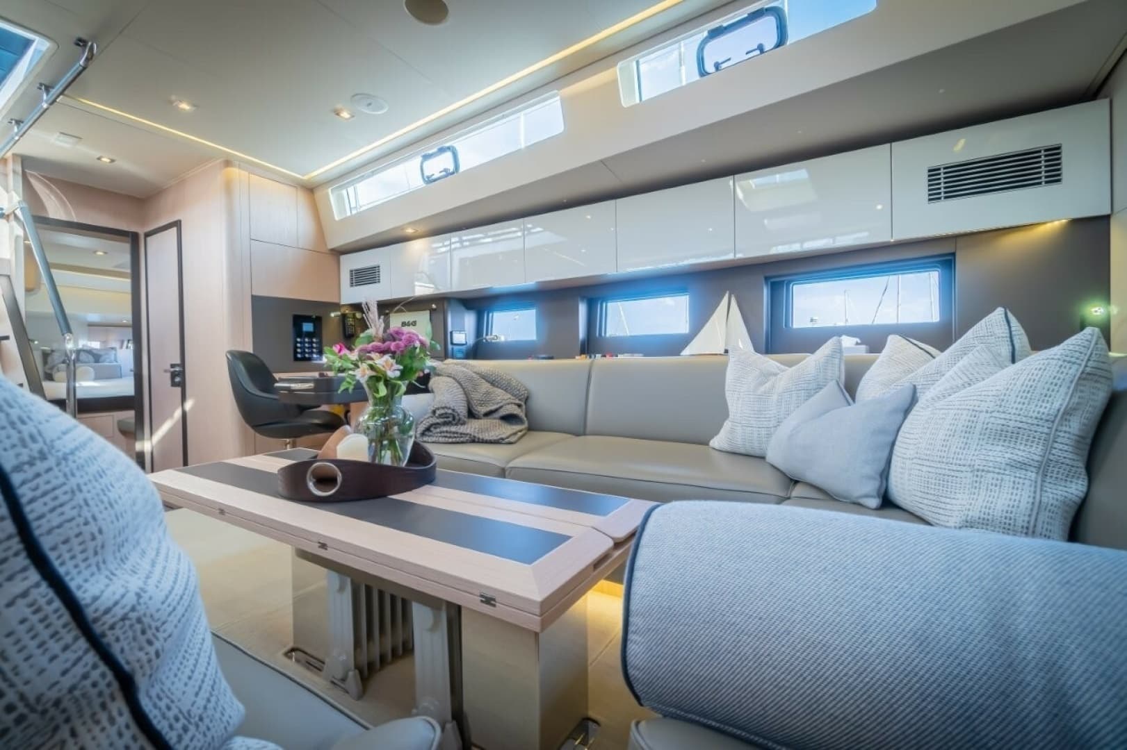 2020 Beneteau Oceanis Yacht 62 - Image 22