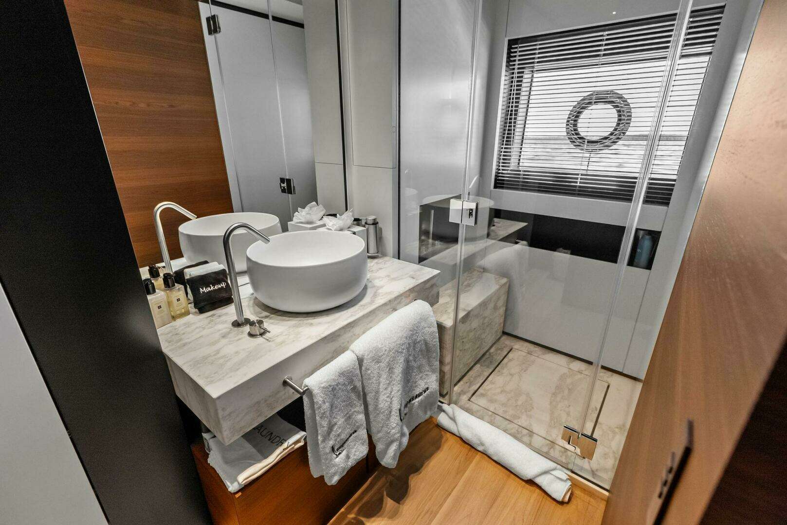 2023 Custom Line 33 Navetta - Image 87