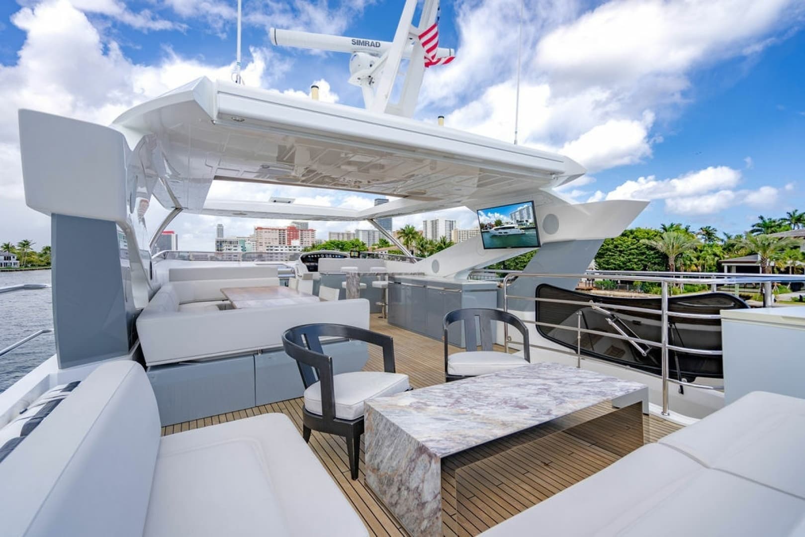 2019 Sunseeker 95 Motor Yacht - Image 22