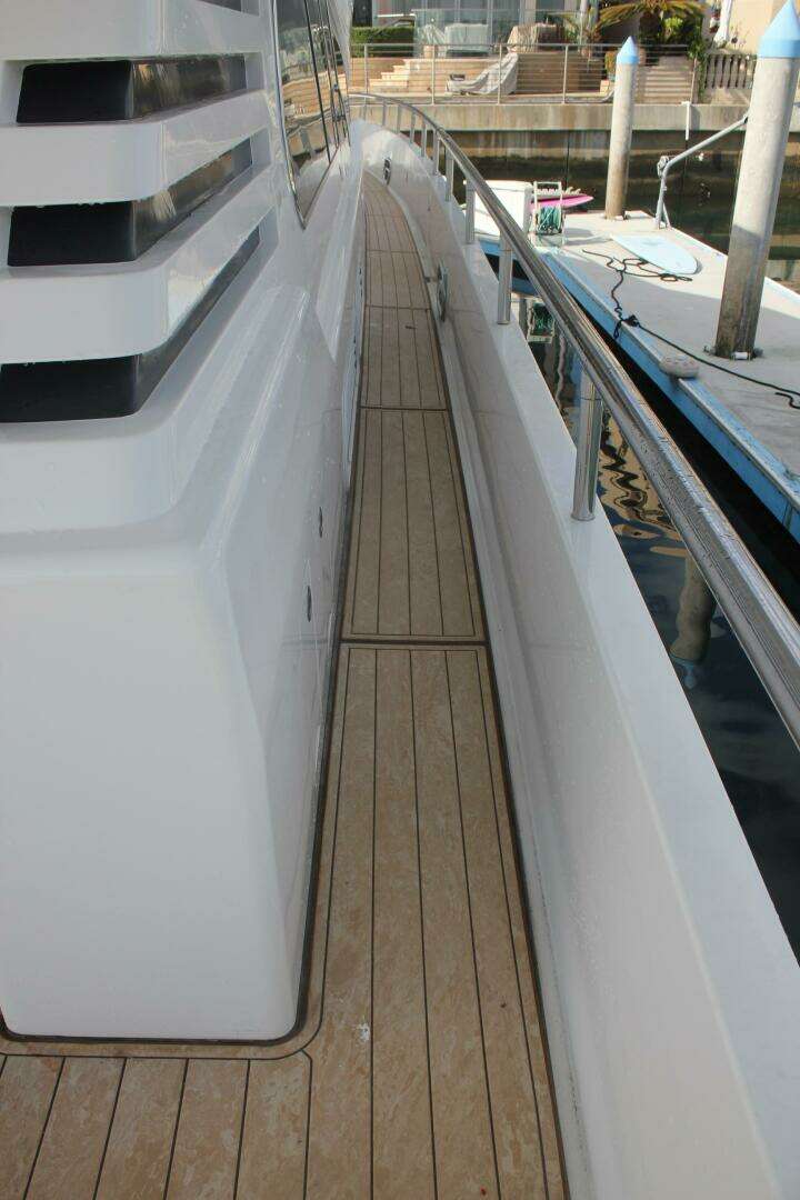 1999 Horizon 70 FLY - Image 34