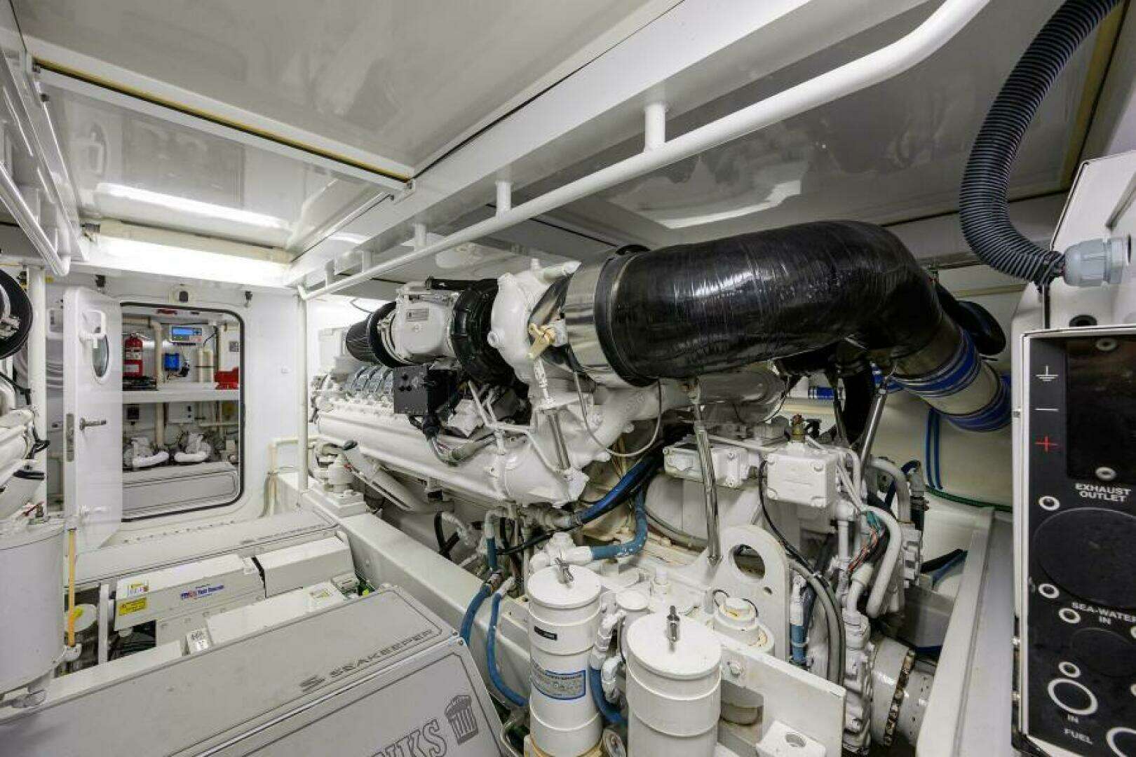 2004 Merritt 72 Convertible - Image 56