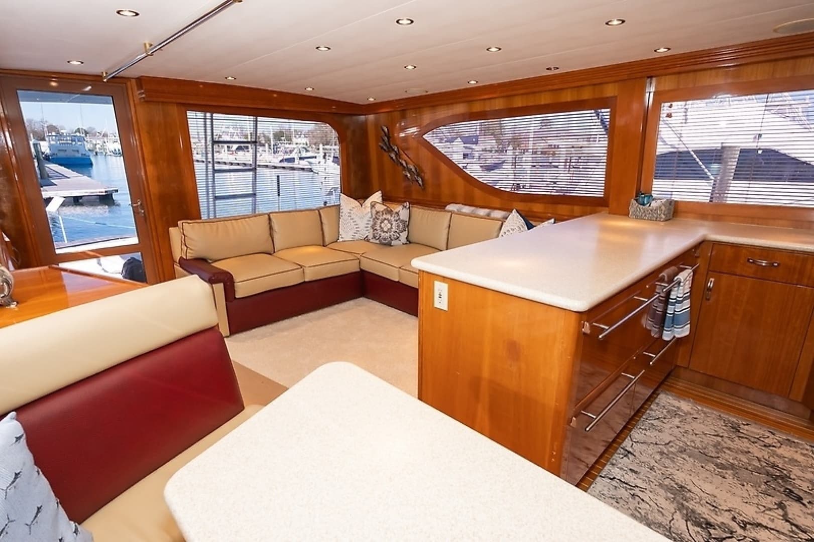 2001 Hatteras 60 Convertible - Image 21