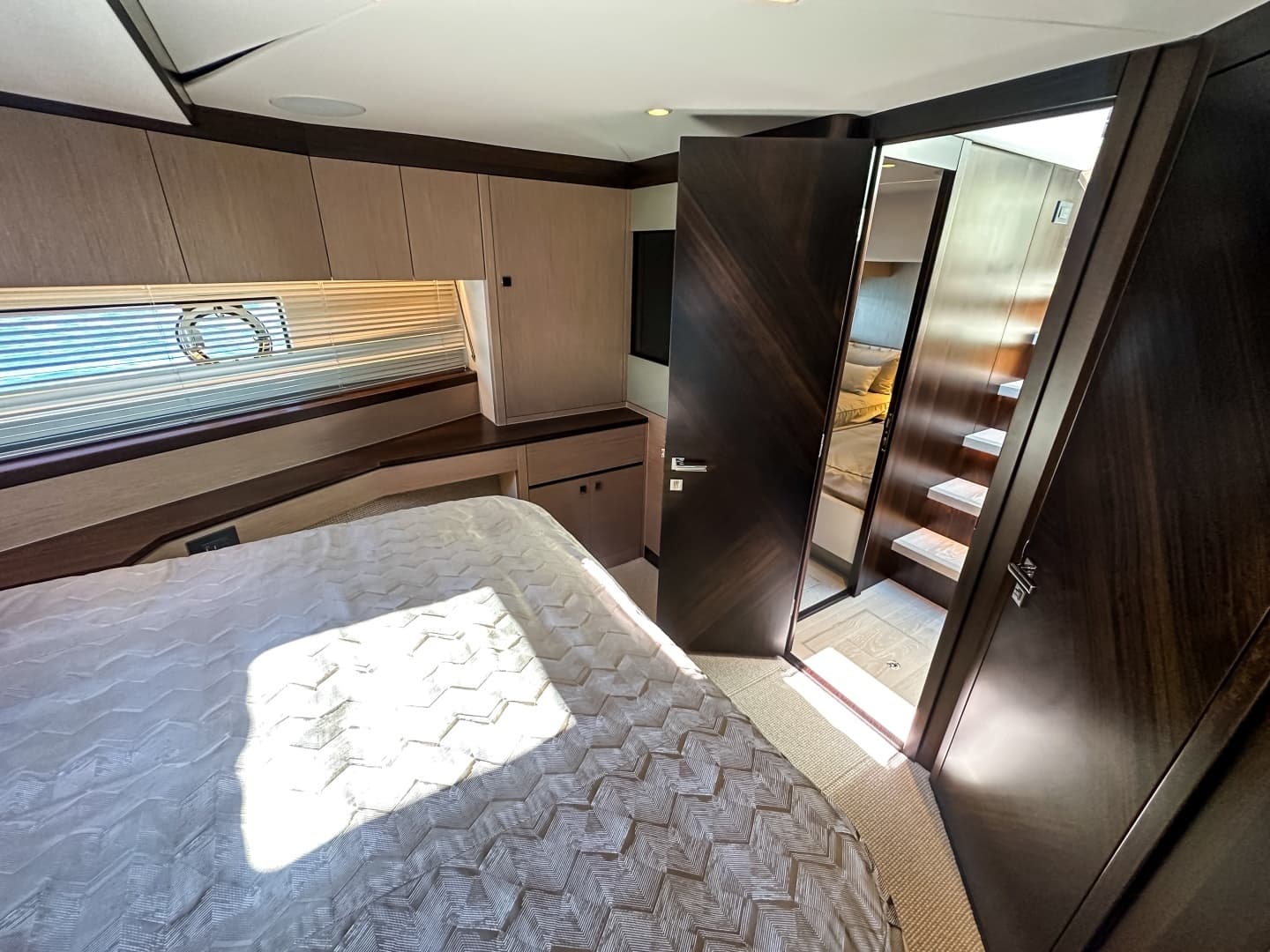 2024 Sunseeker 55 Manhattan - Image 66