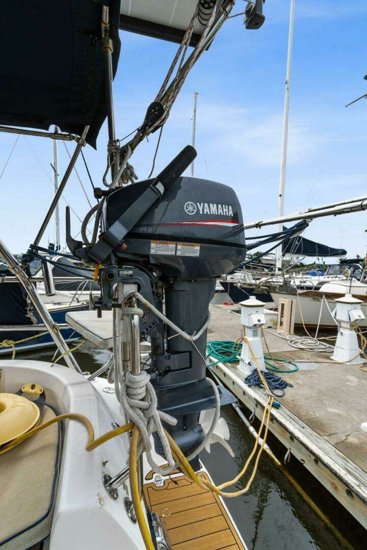 2003 Hunter 356 - Image 22