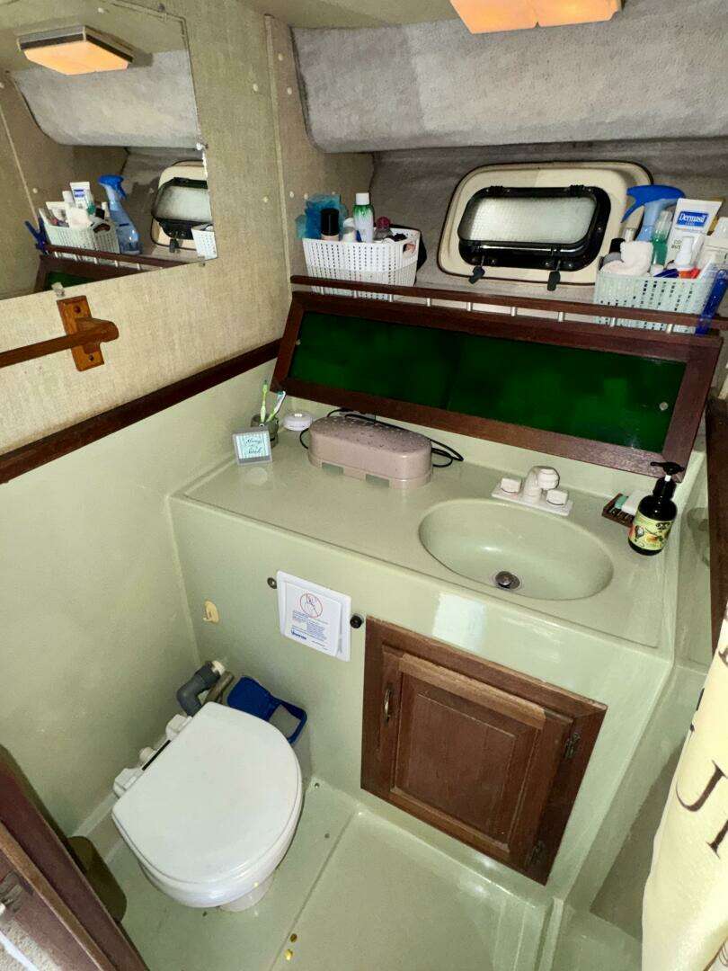 1979 Silverton 34 Convertible - Image 58