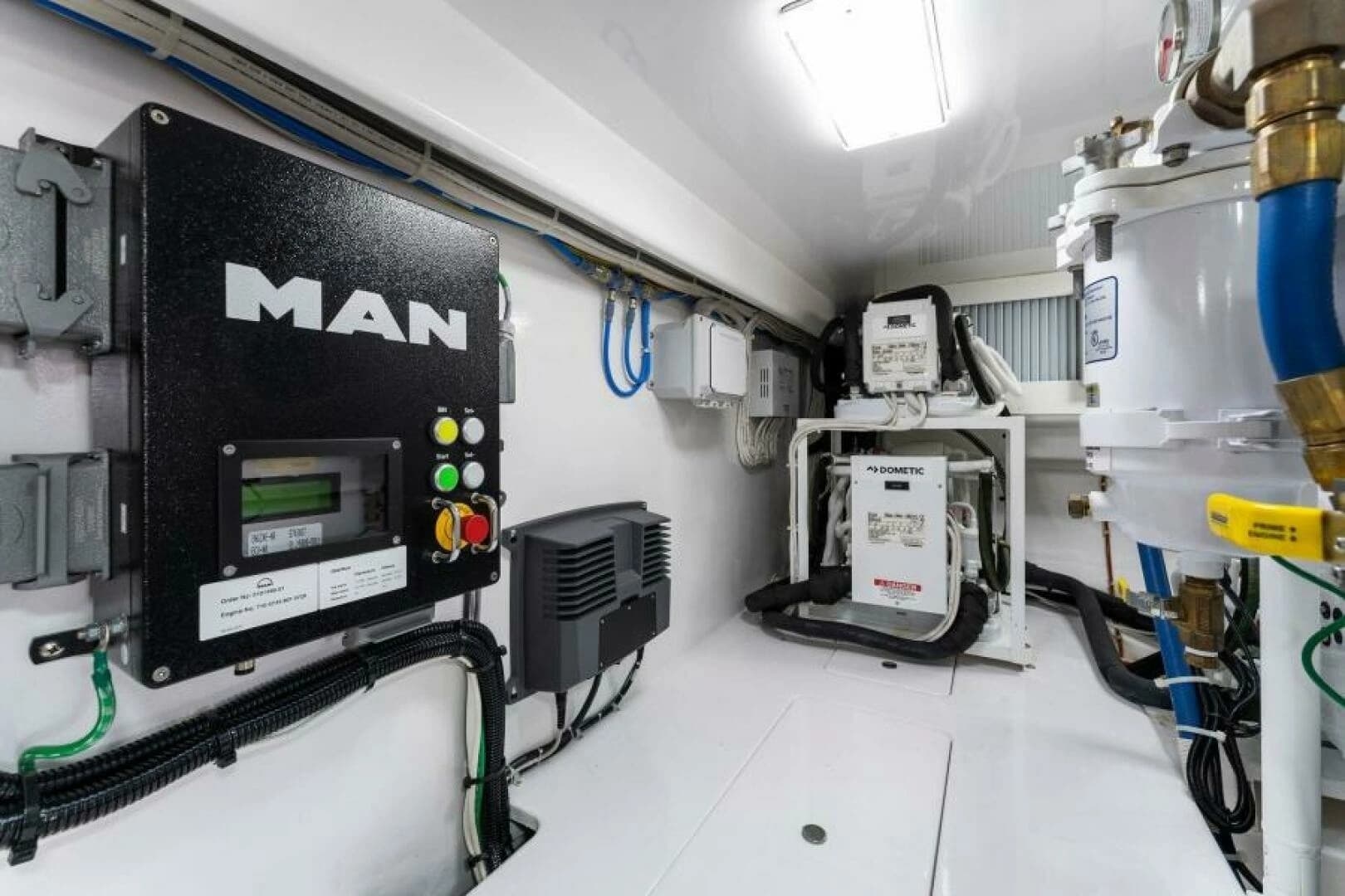 2021 Viking 54 Convertible - Image 78