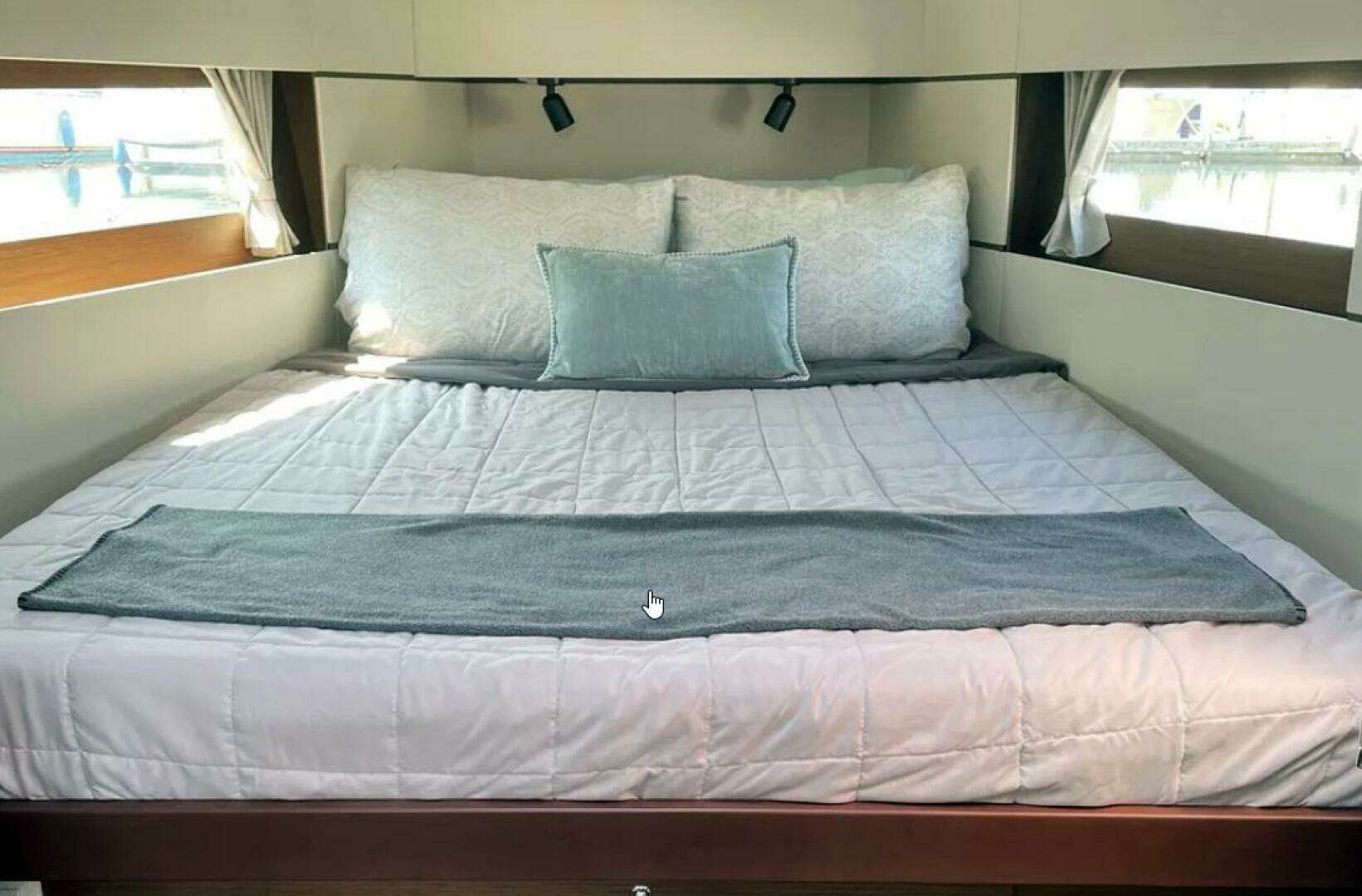 2022 Beneteau Oceanis 38.1 - Image 3
