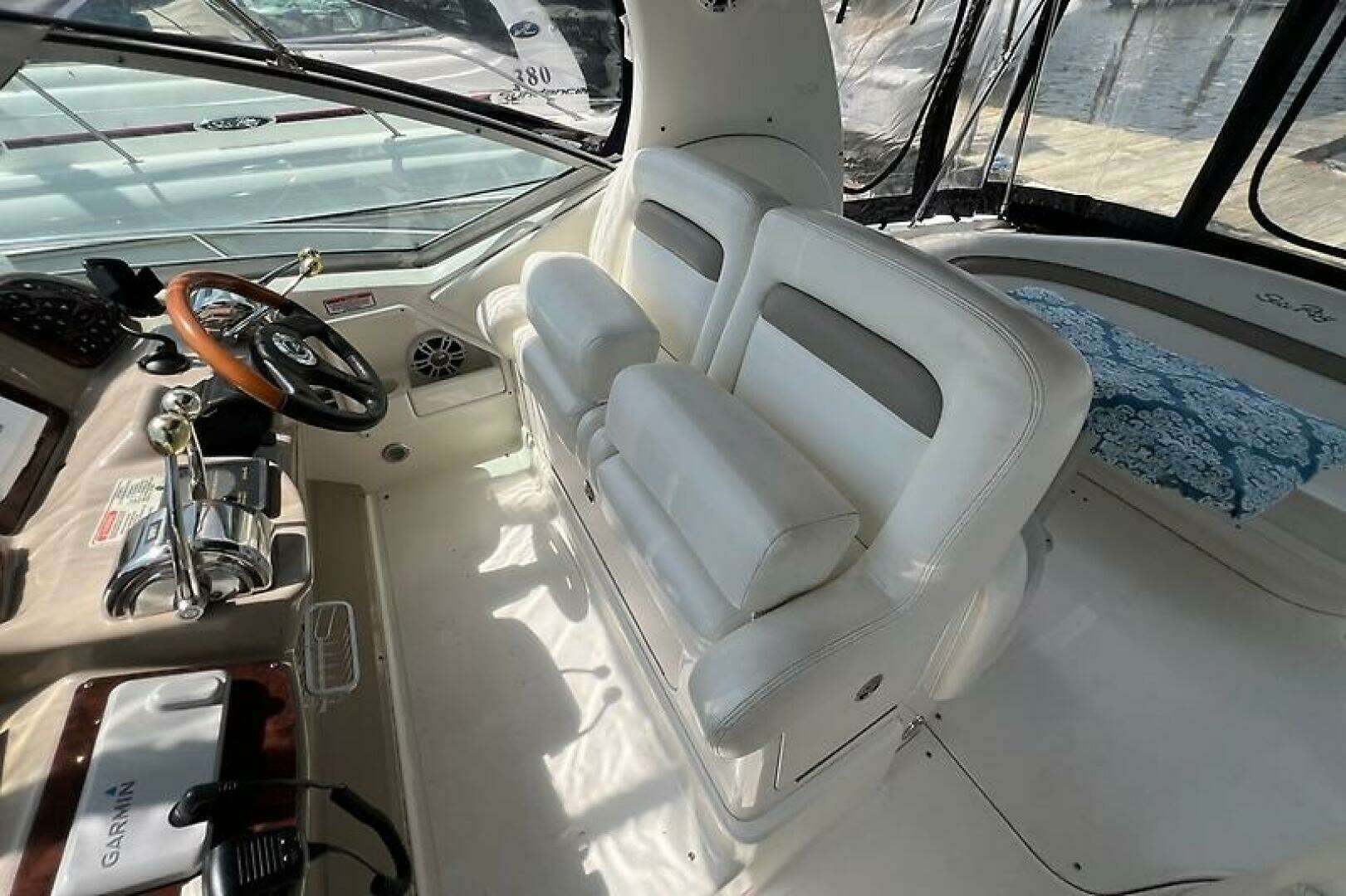 2004 Sea Ray 320 Sundancer - Image 13