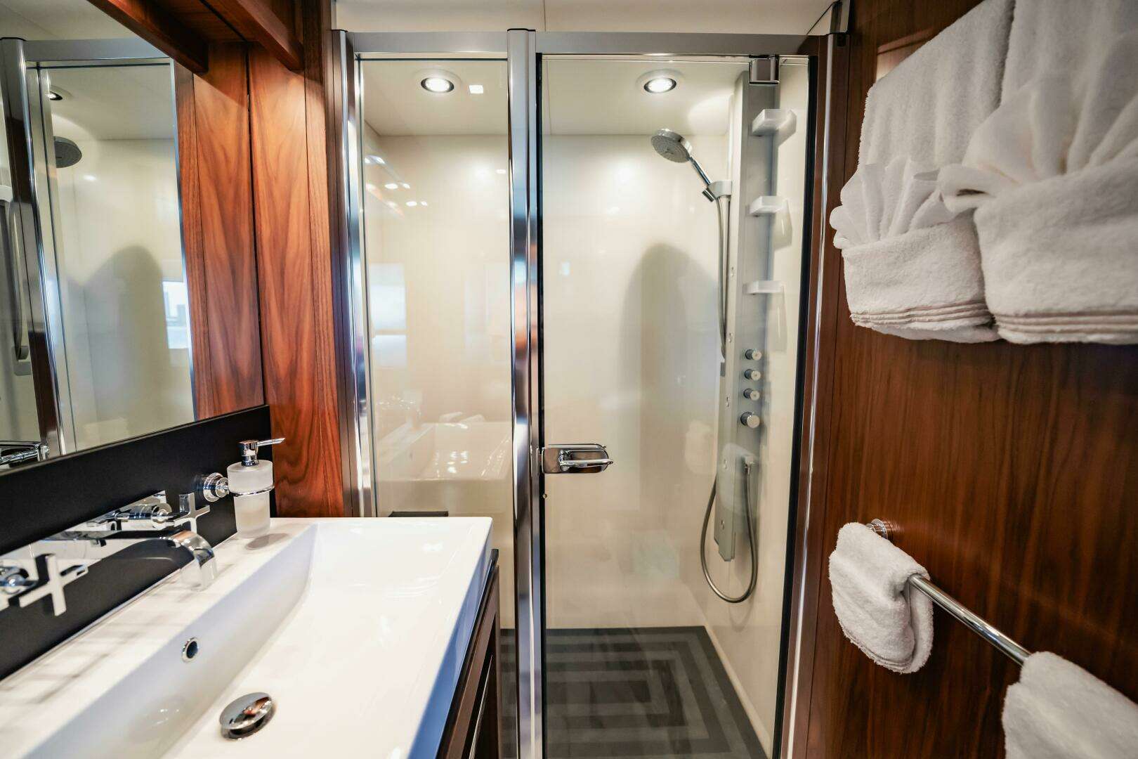 2011 Sunseeker 34 Metre Yacht - Image 68