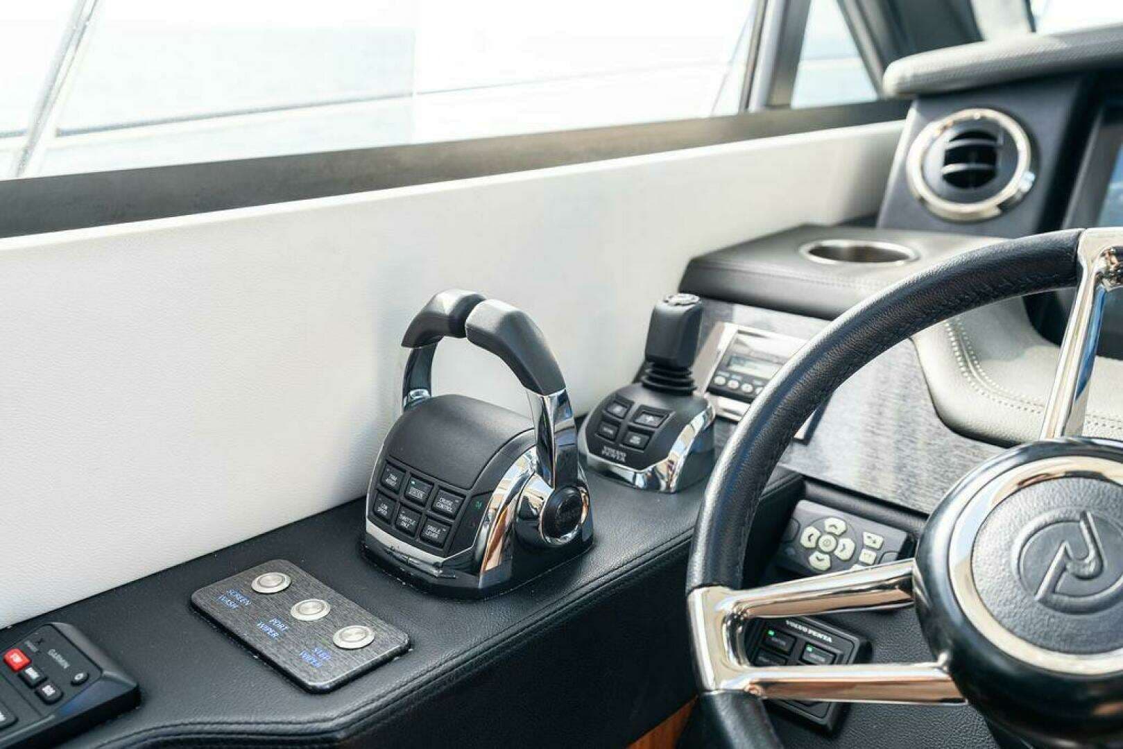 2018 Riviera 4800 Sport Yacht - Image 21