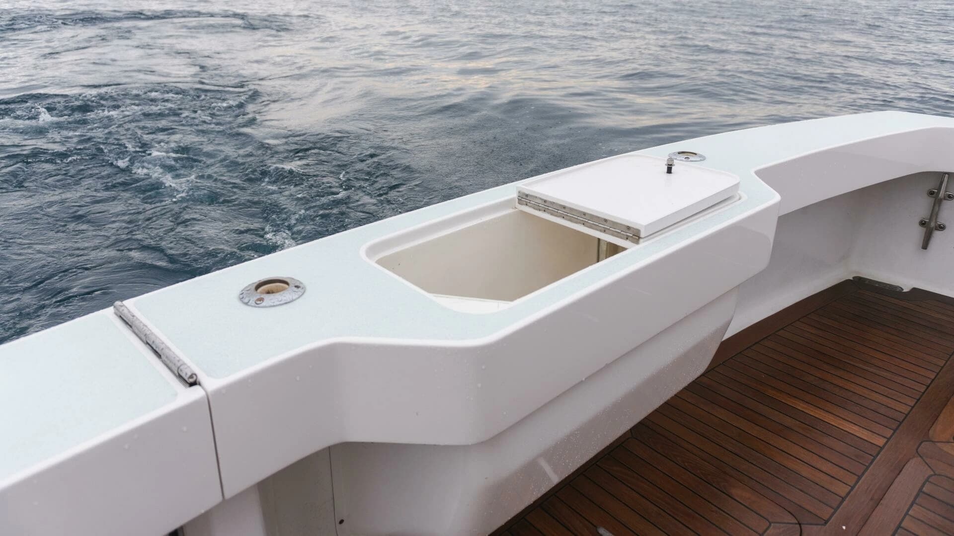 2000 Viking 55 Convertible - Image 18