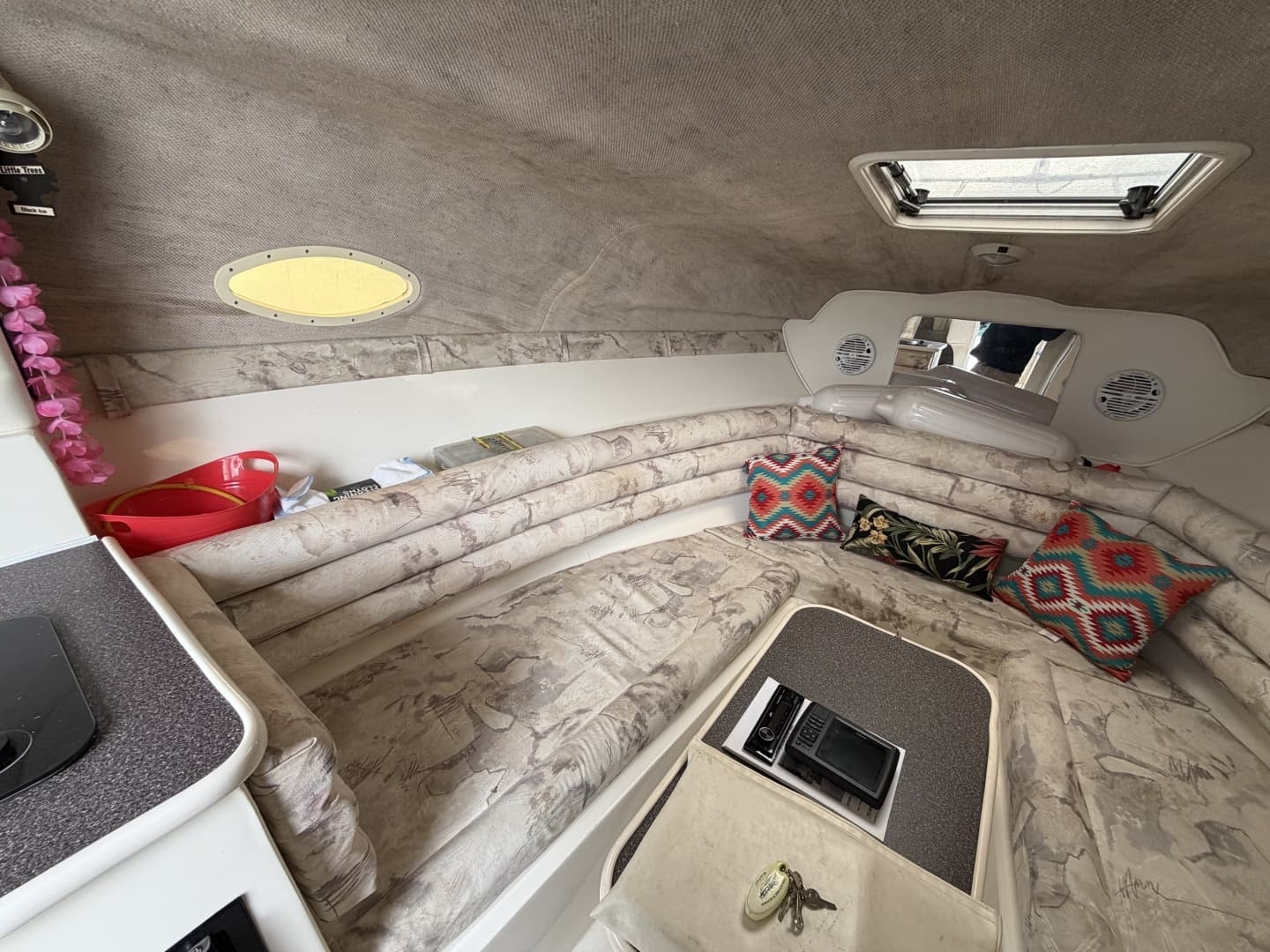1998 Rinker 266 Fiesta Vee - Image 49