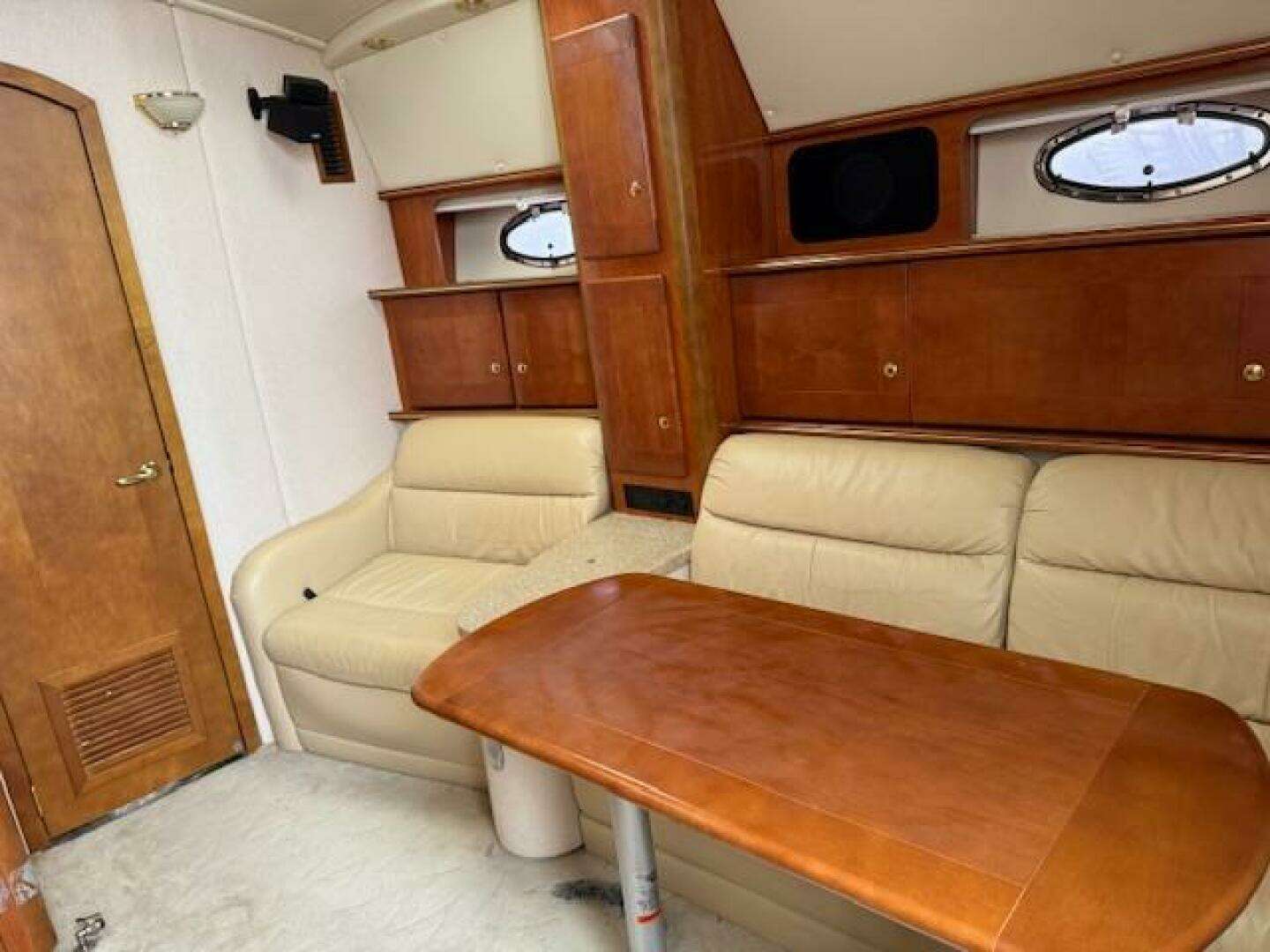 2006 Rinker 410 express diesel - Image 38