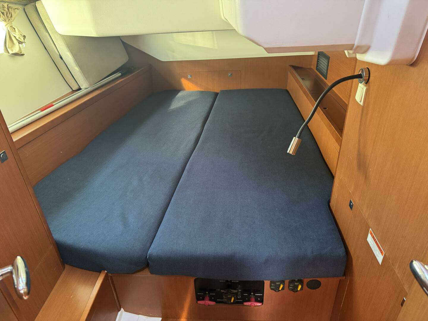 2015 Beneteau Oceanis 45 - Image 25