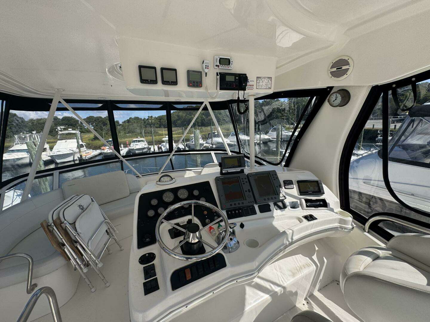 2003 Silverton 42 Convertible - Image 23
