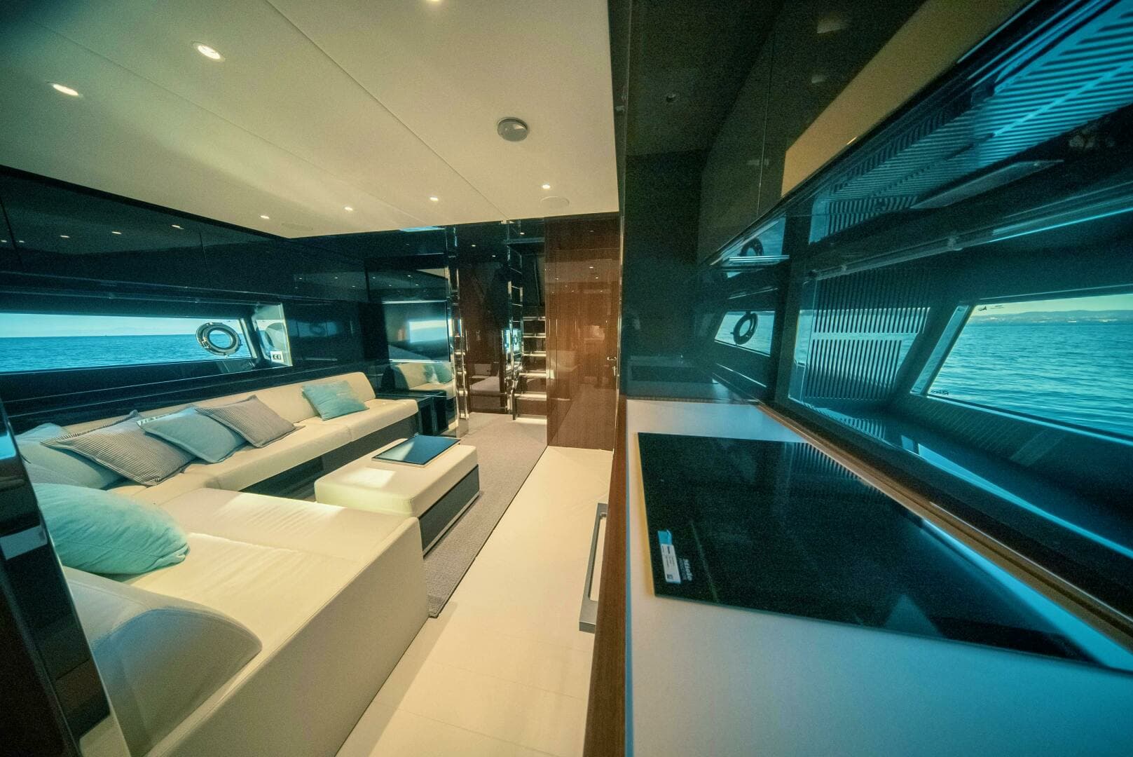 2023 Riva — - Image 16
