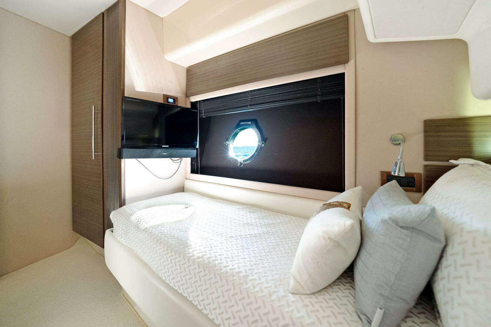 2017 Azimut 60 Flybridge - Image 30