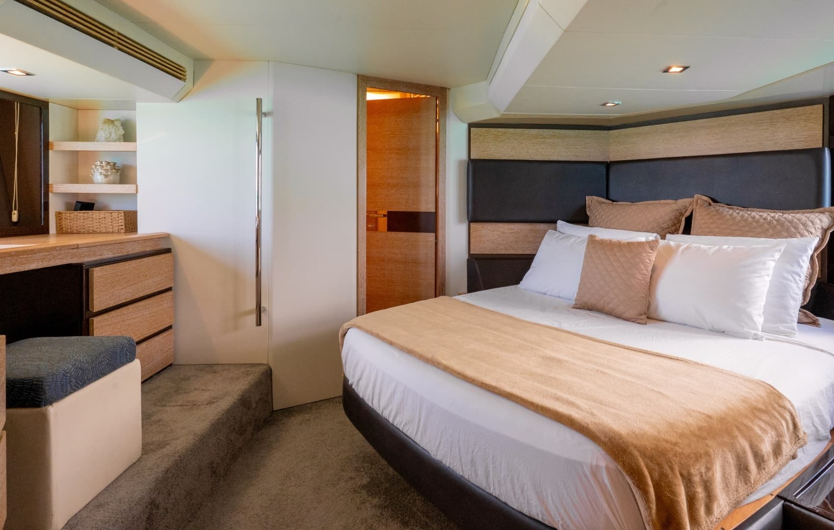 2011 Azimut 58 Fly - Image 31