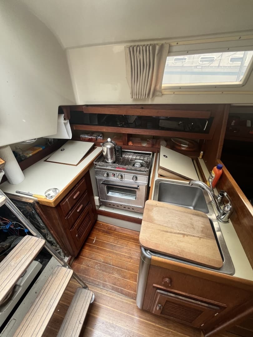 1987 O'Day 35 - Image 8