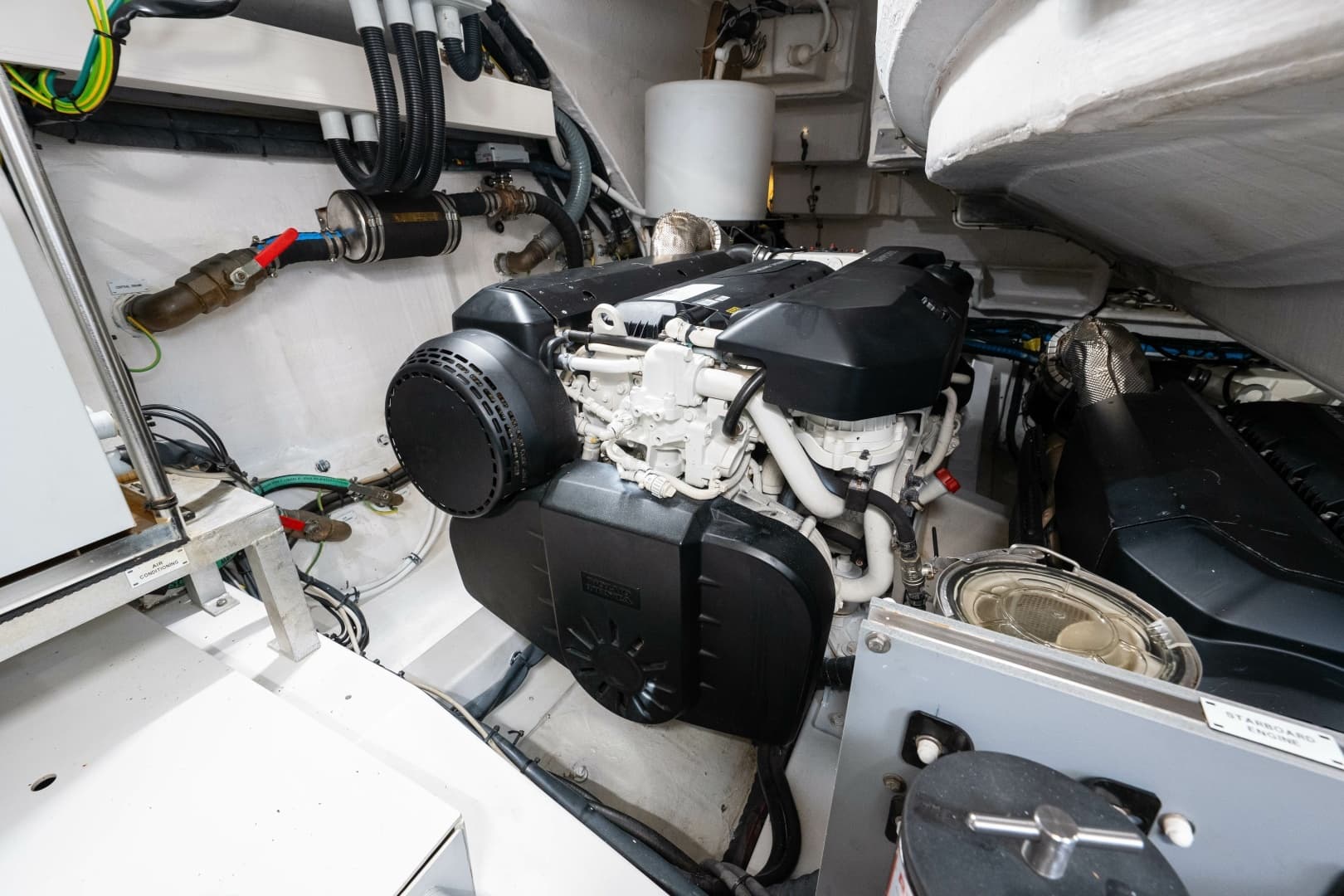 2020 Azimut S6 - Image 117