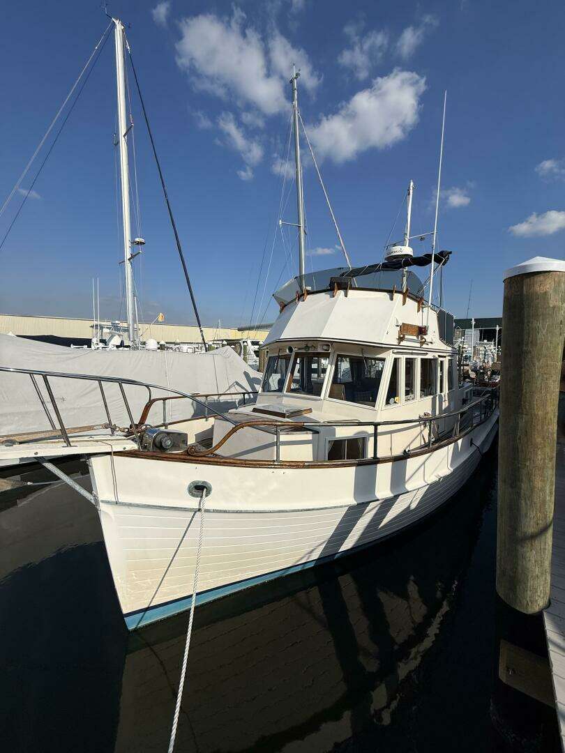 1985 Grand Banks 36 Classic - Image 3