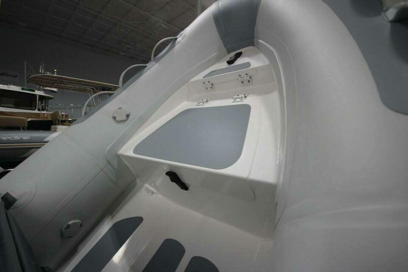 2023 Zodiac Cadet 300 RIB DL ALU PVC - Image 2