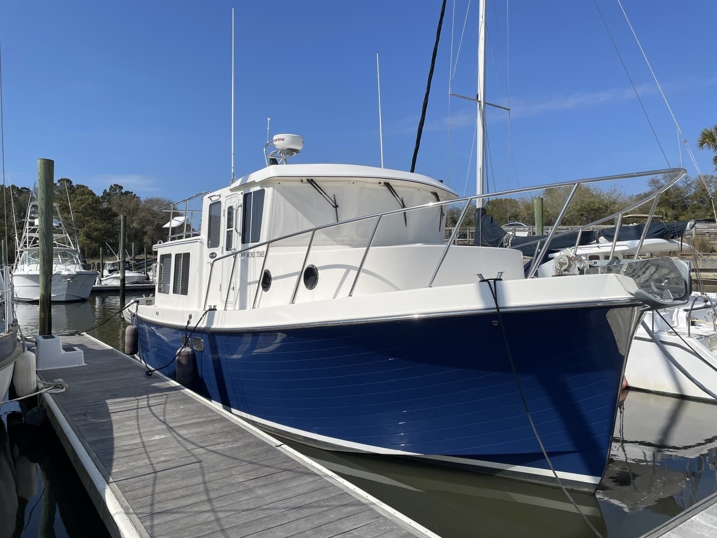 2004 American Tug 34 - Image 24