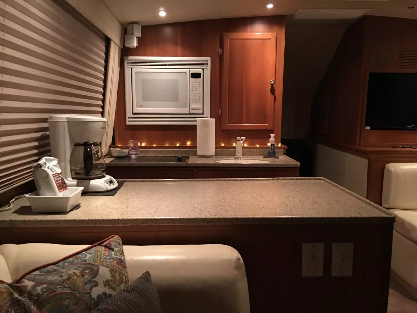 1987 Ocean 48 Super Sport - Image 6