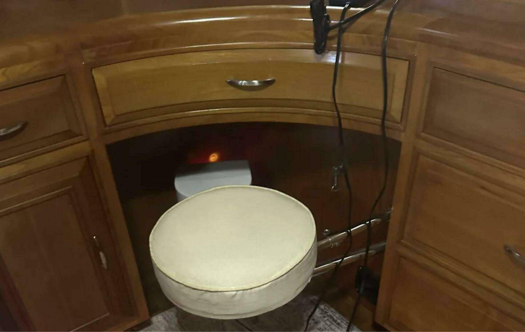 1988 Ocean Alexander 42 Aft Cabin - Image 13