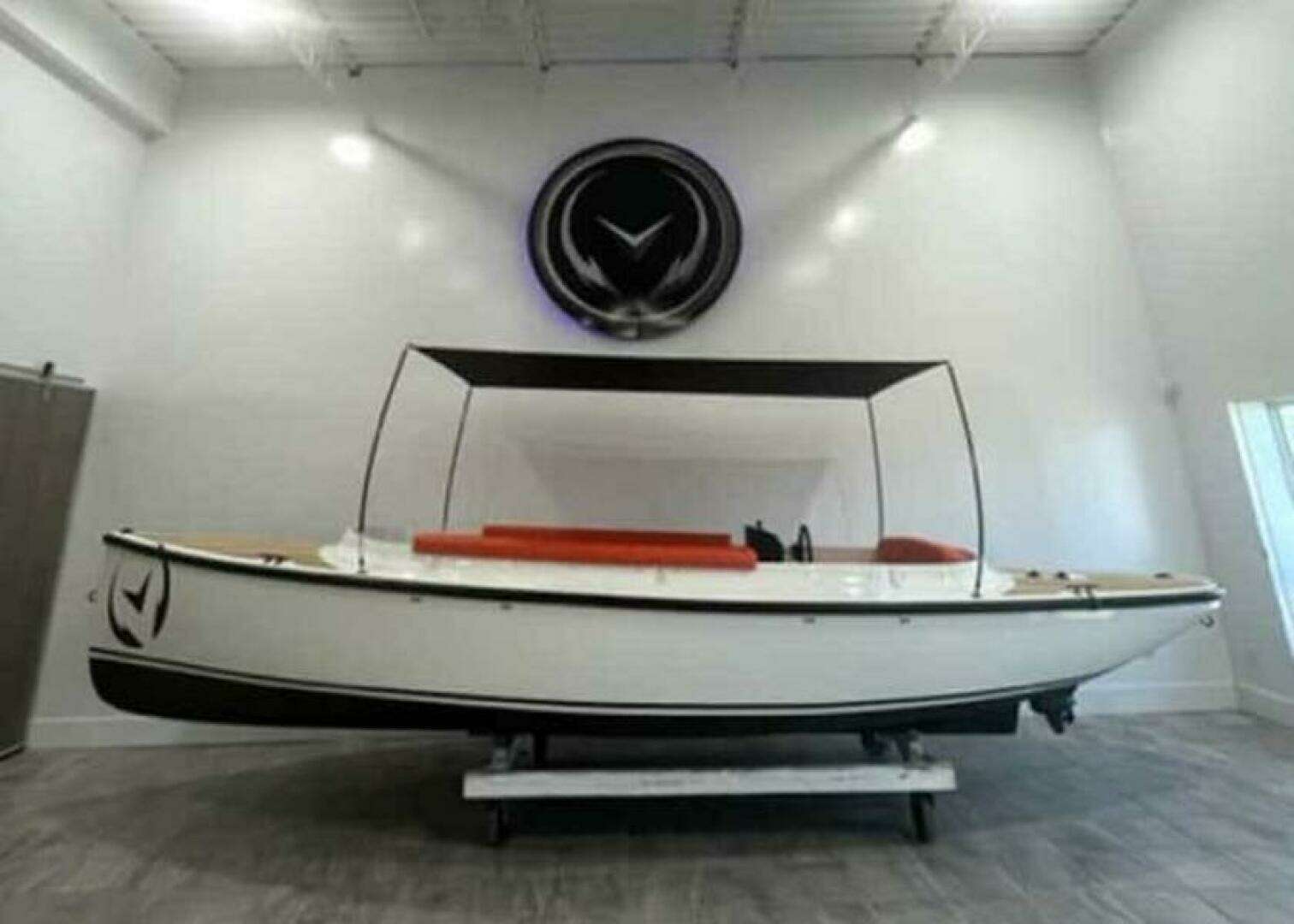 2024 Vision Fantail 217 - Image 7